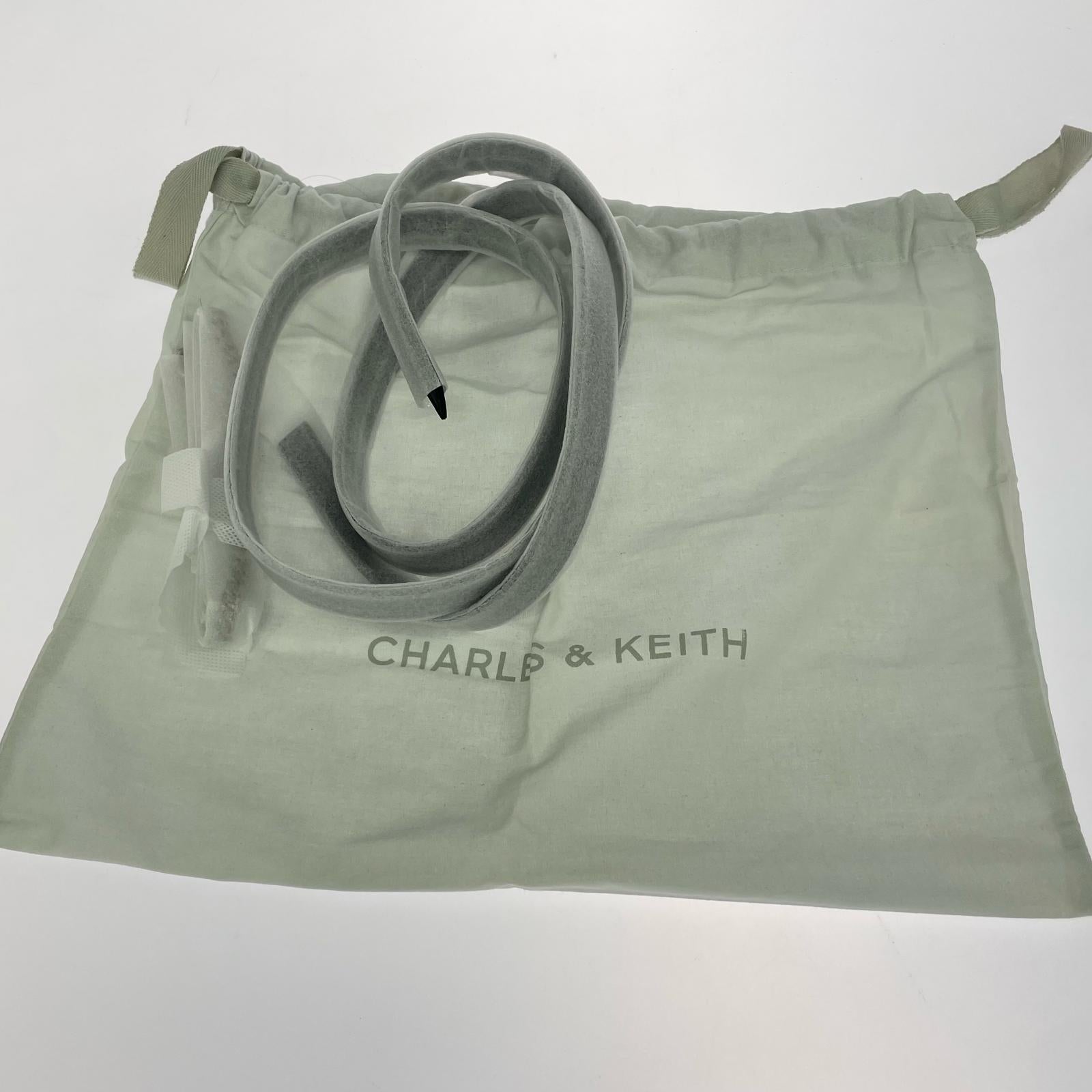ショルダーバッグ CHARLES&KEITH 黒 ブラック