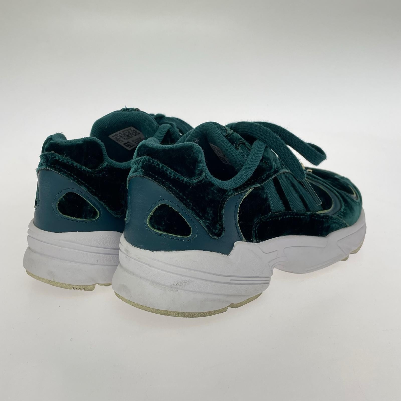 スニーカー adidas YUNG-1 23.5cm (US5 1/2 UK5 EU37)
