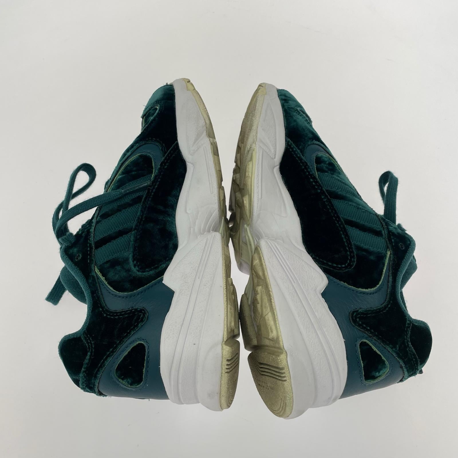 スニーカー adidas YUNG-1 23.5cm (US5 1/2 UK5 EU37)