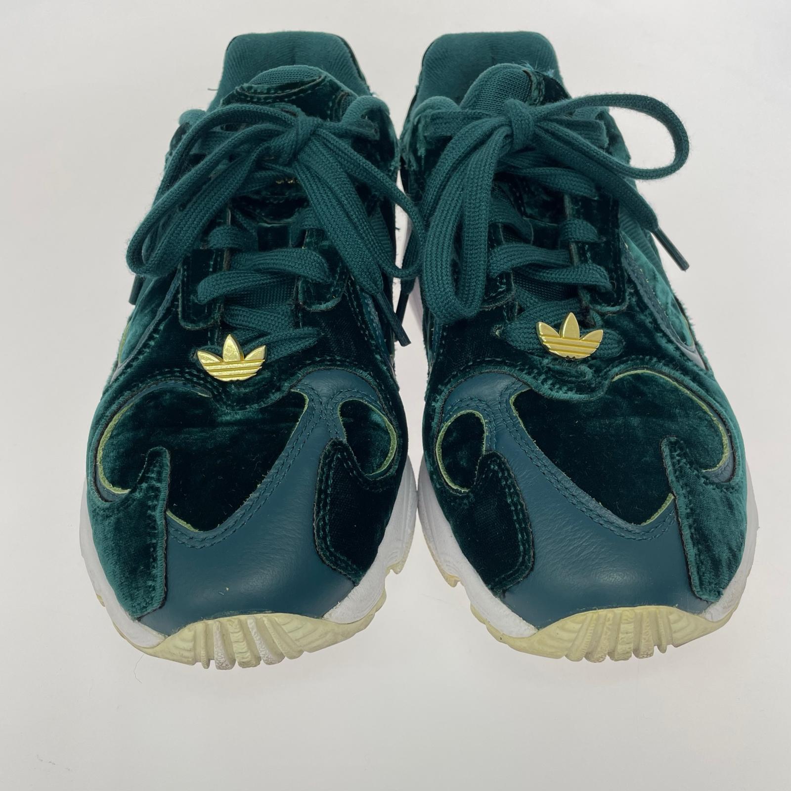 スニーカー adidas YUNG-1 23.5cm (US5 1/2 UK5 EU37)