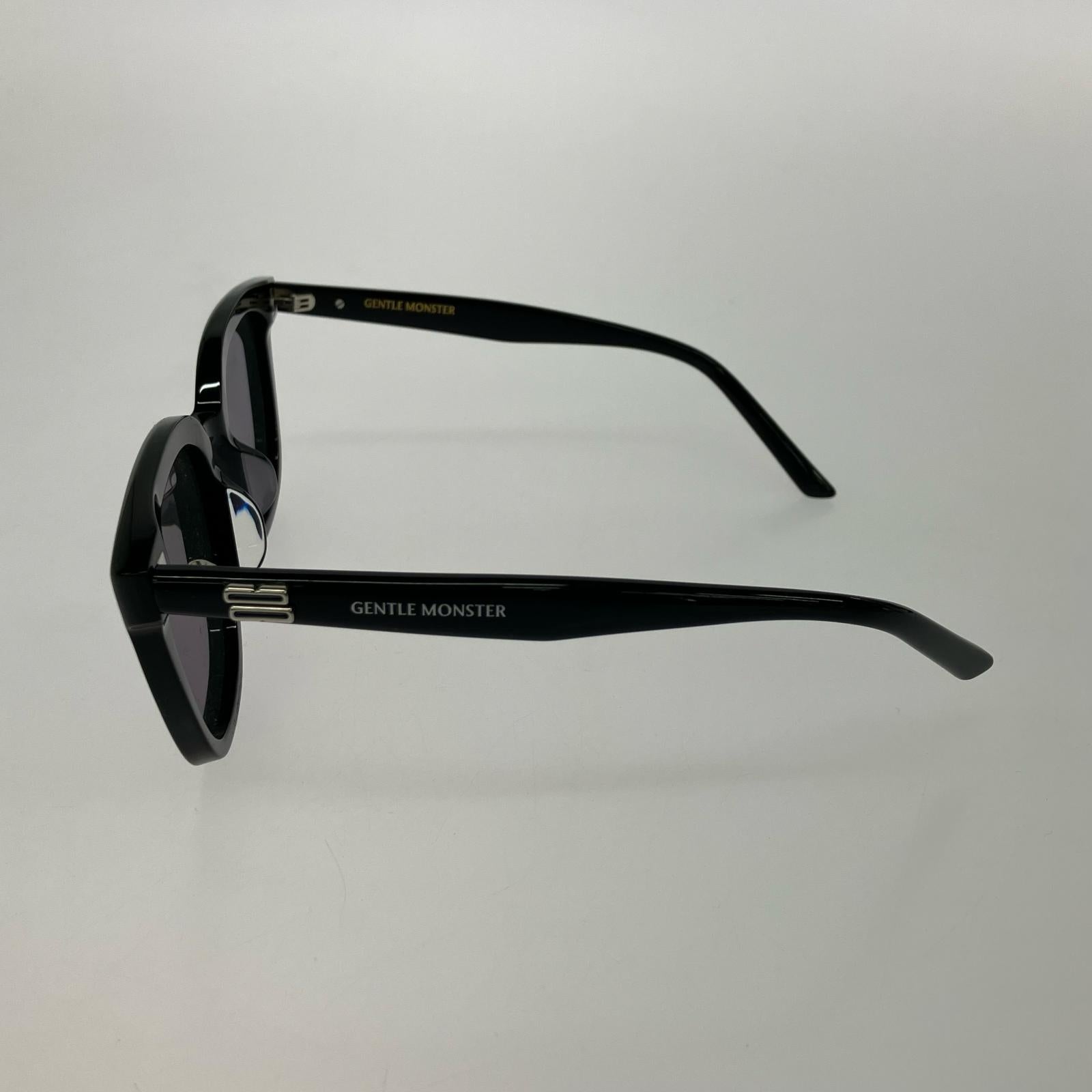 その他アクセサリー GENTLE MONSTER サングラス BLK ブラック