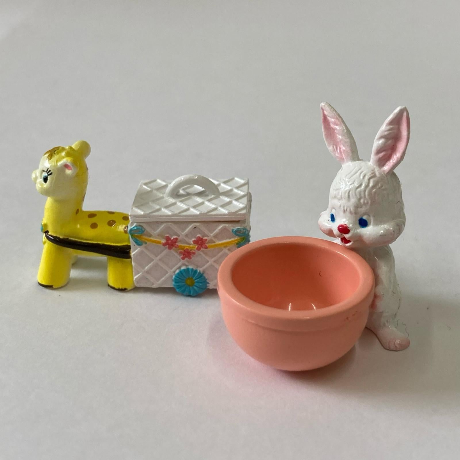 おとぎの国の食器たち ⑩キッチンでお手伝い リーメント
