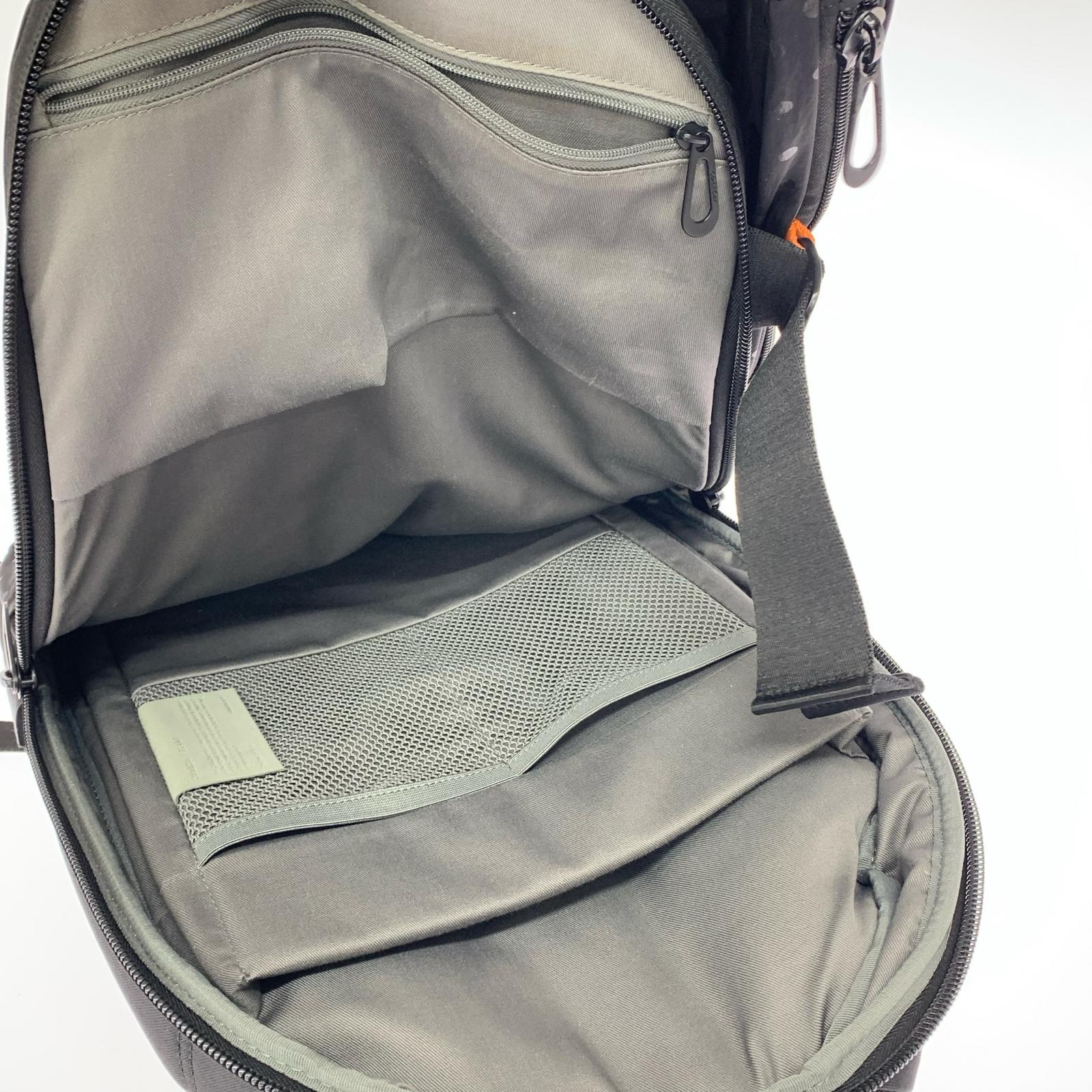 リュック・デイパック Isar Rucksack ブラック