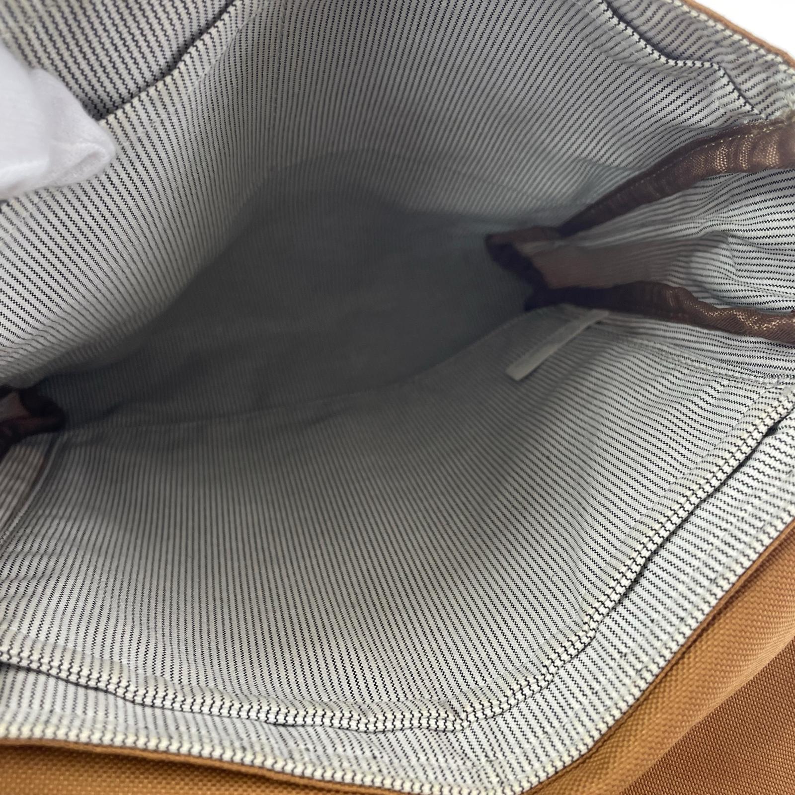 ショルダーバッグ CROSS BODY CARRY ブラウン
