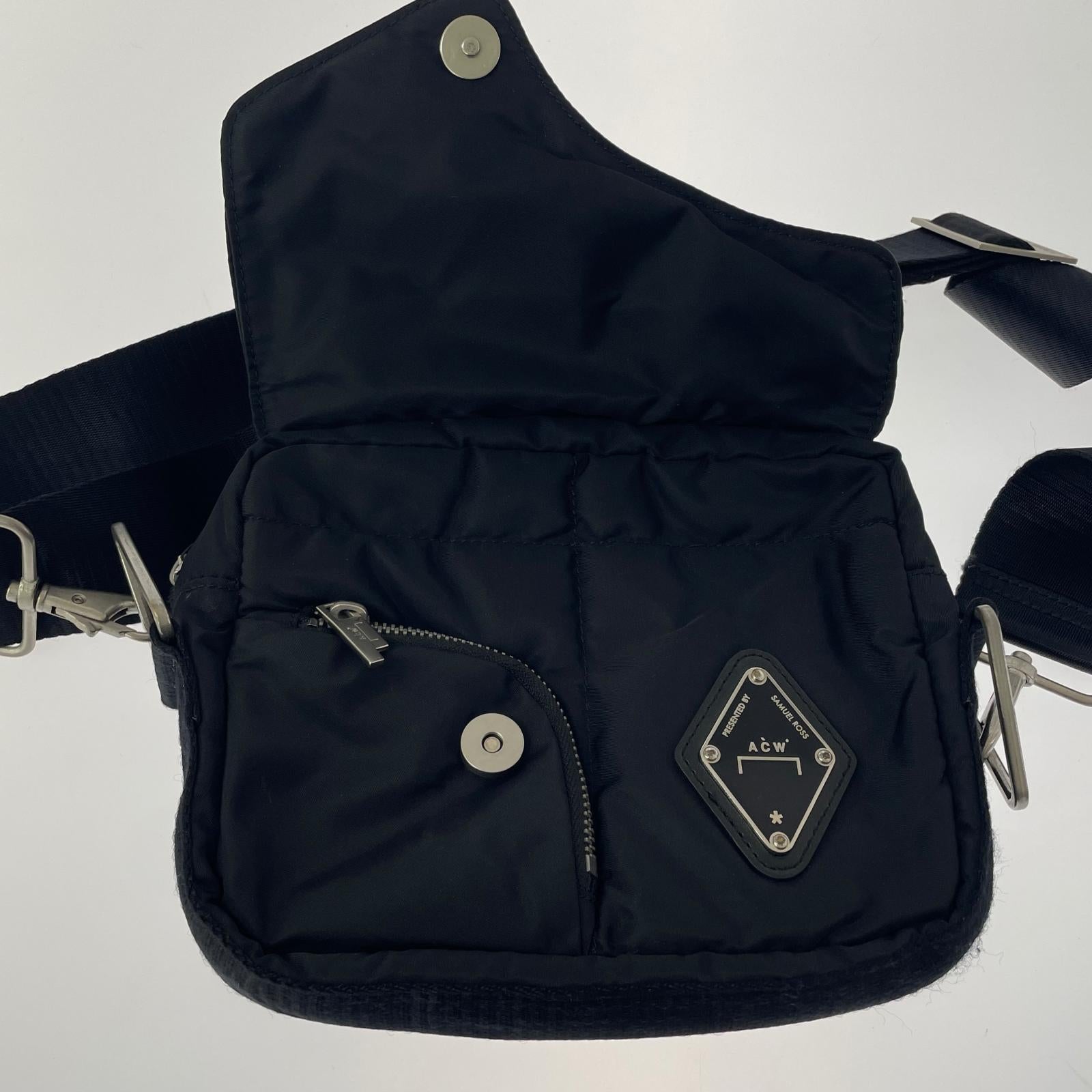 ショルダーバッグ CROSS BODY BAG ブラック