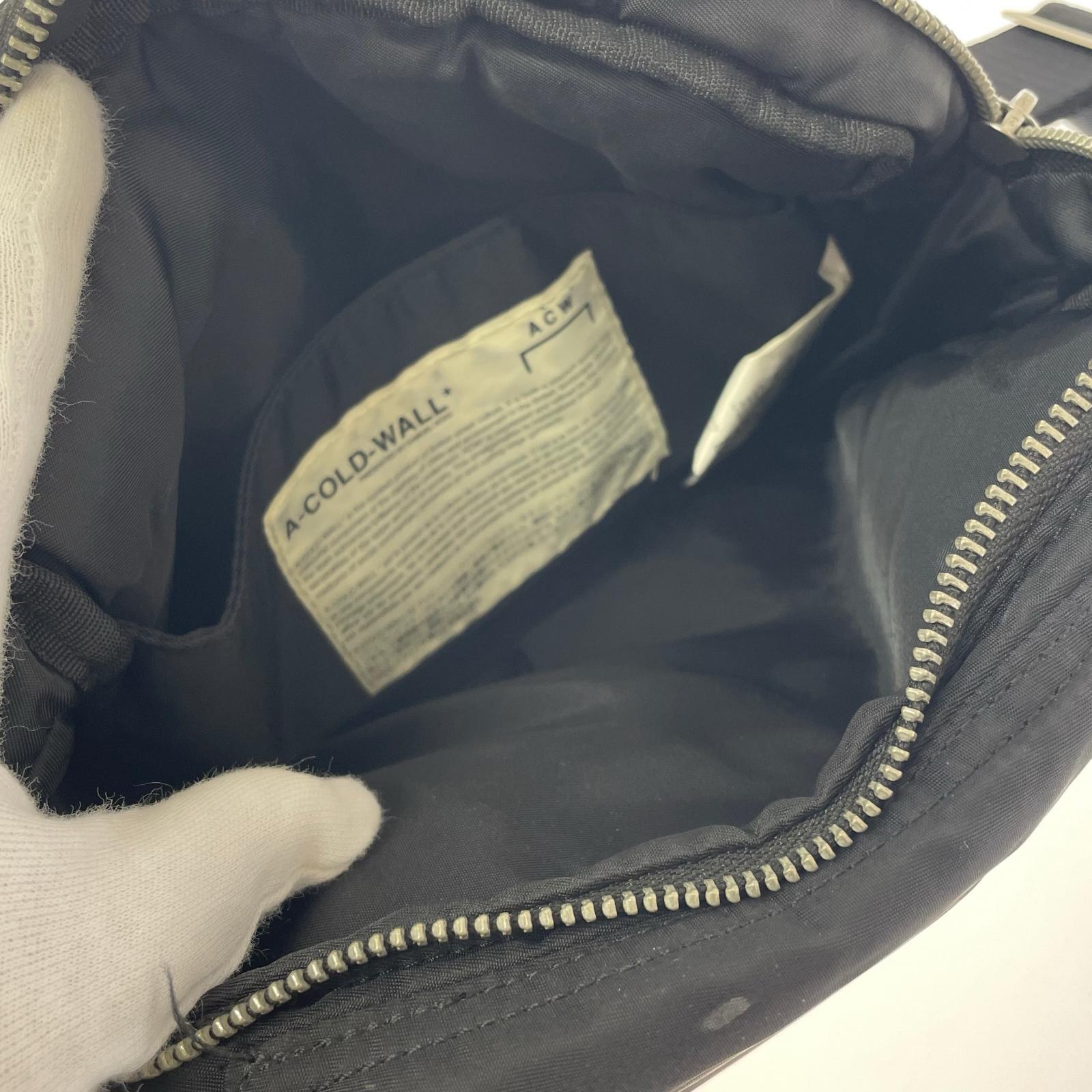 ショルダーバッグ CROSS BODY BAG ブラック