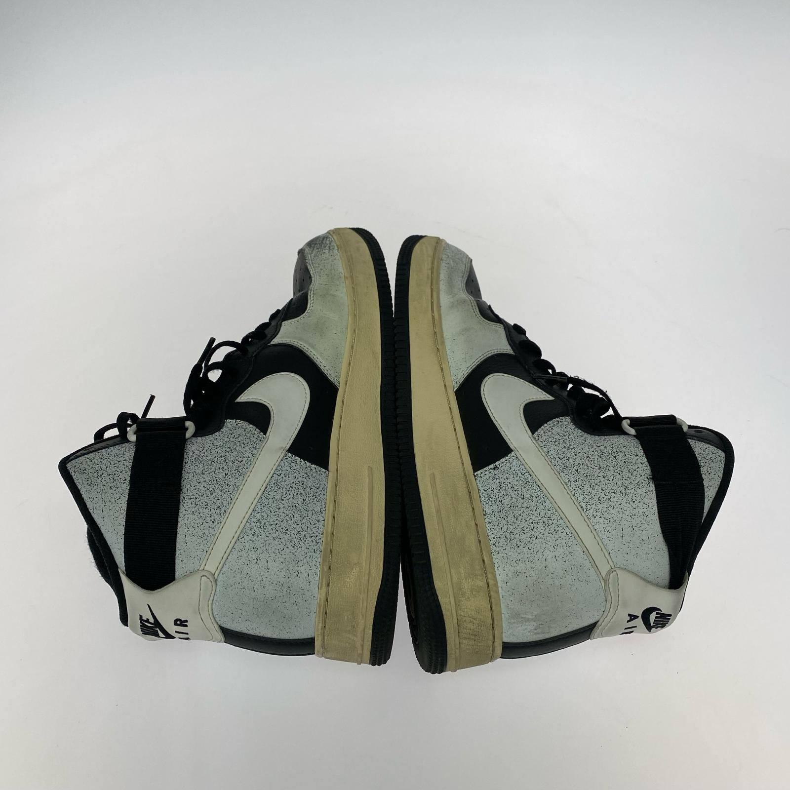 スニーカー nike fb2049-001 グレー