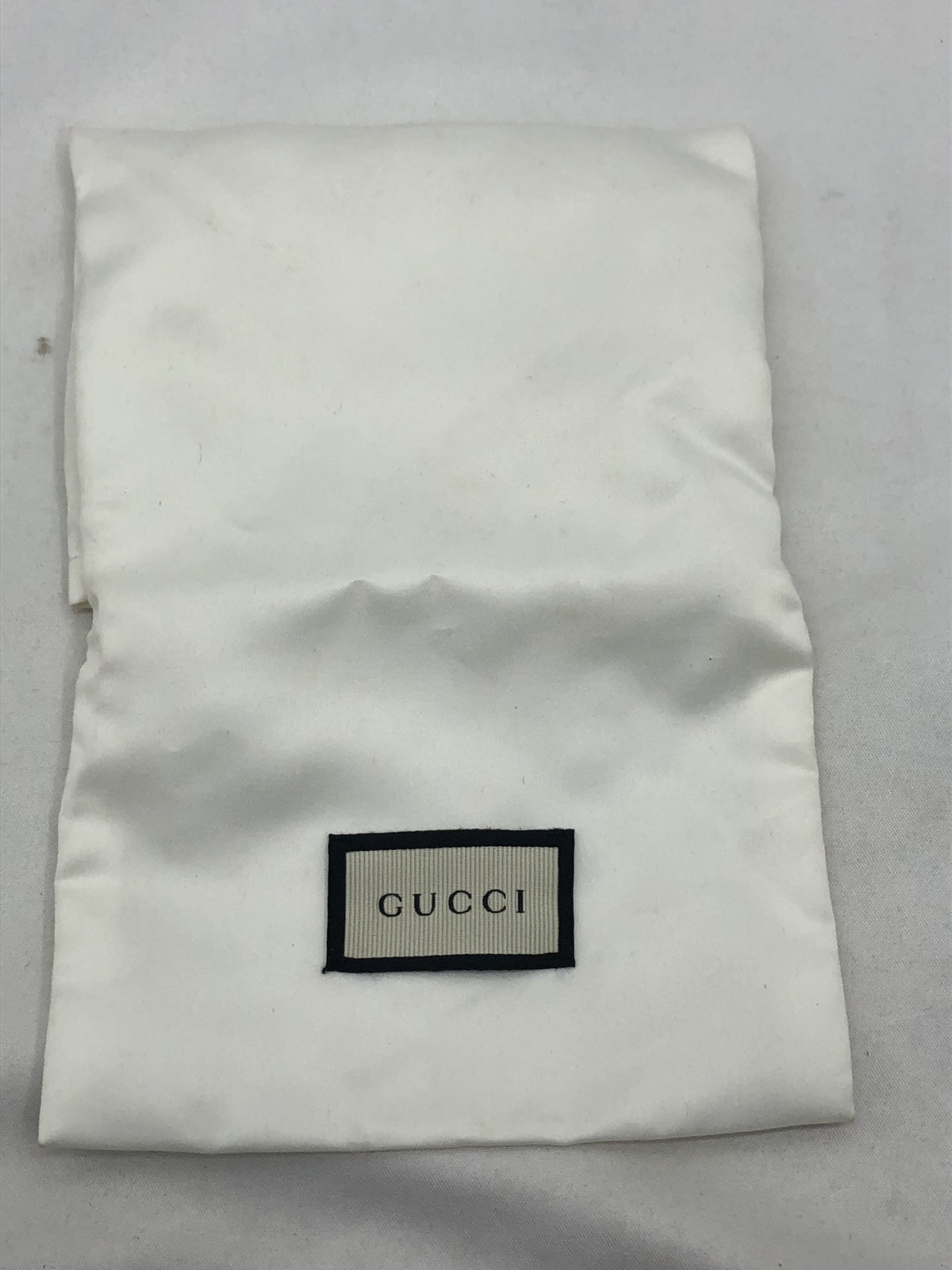 GUCCI メタル ストーン バングル