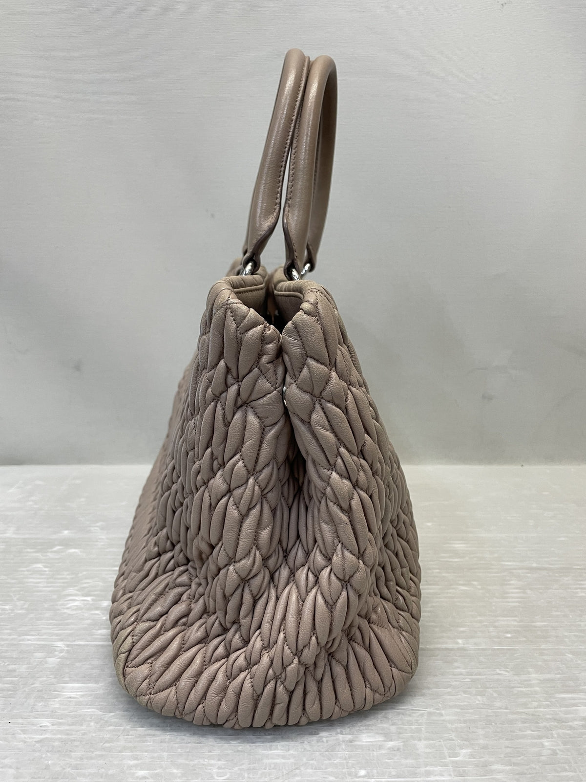 miumiu マテラッセ ナッパクリスタル ピンク