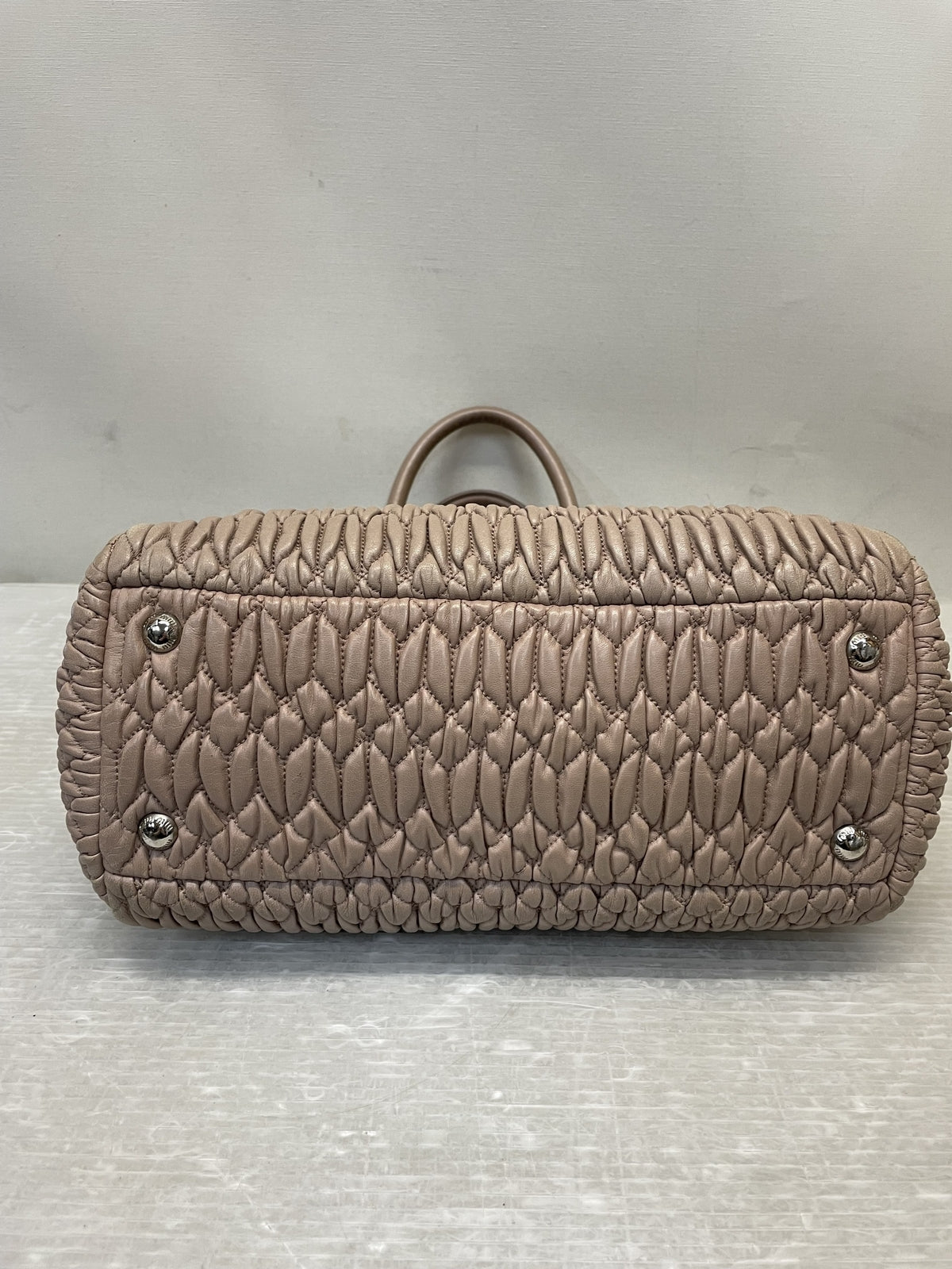miumiu マテラッセ ナッパクリスタル ピンク