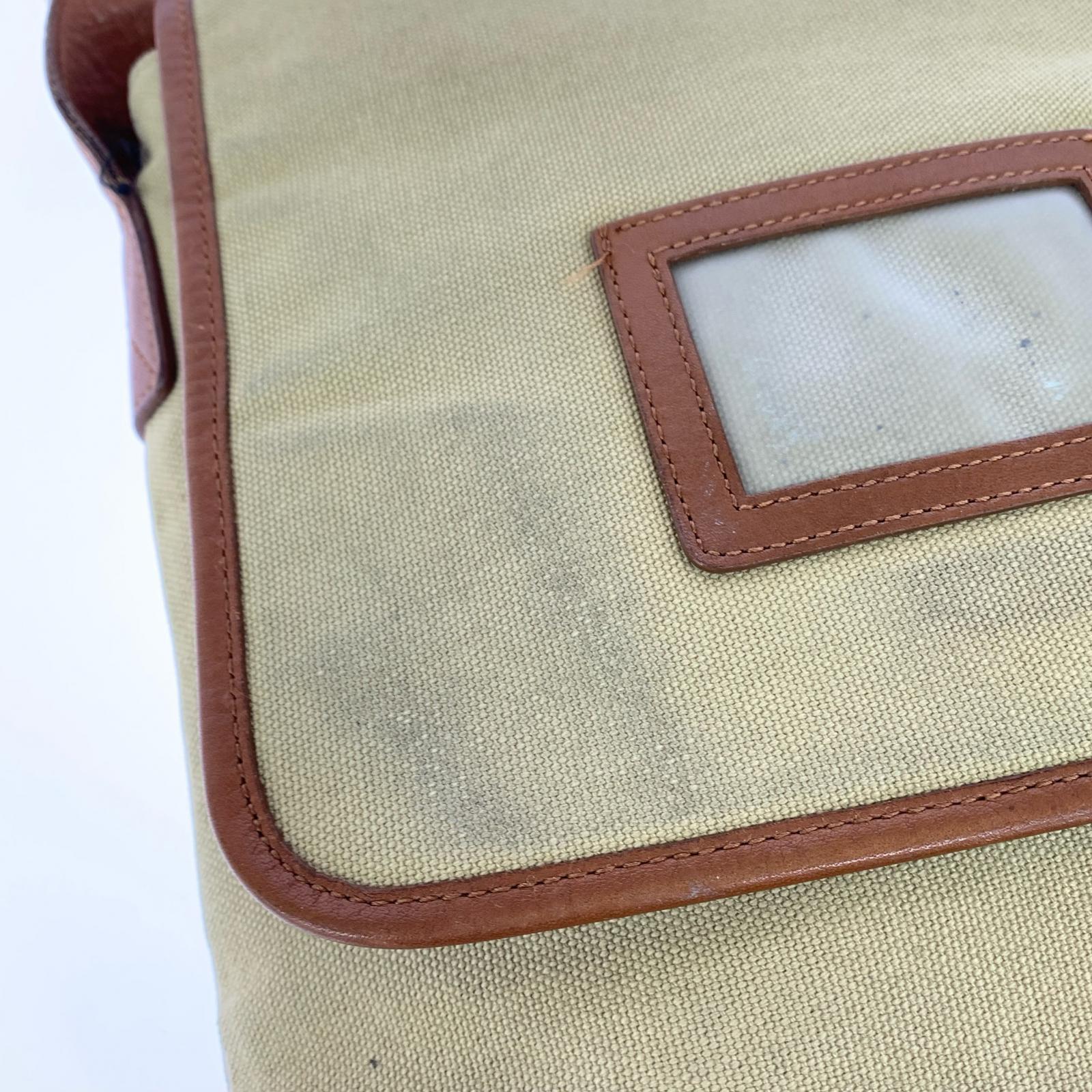 ショルダーバッグ URBAN クロスボディショルダーバッグ BRW カーキ