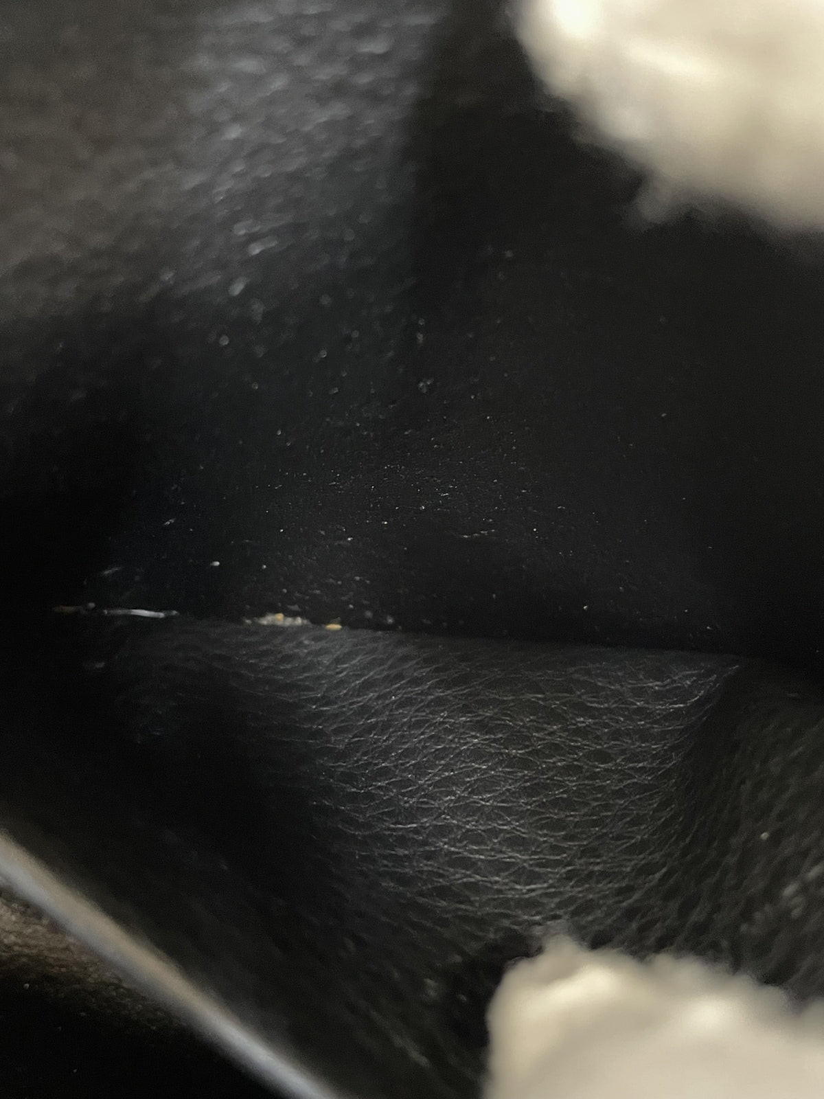 BALENCIAGA エブリデイ カメラバッグXS レザーショルダーバッグ ブラック