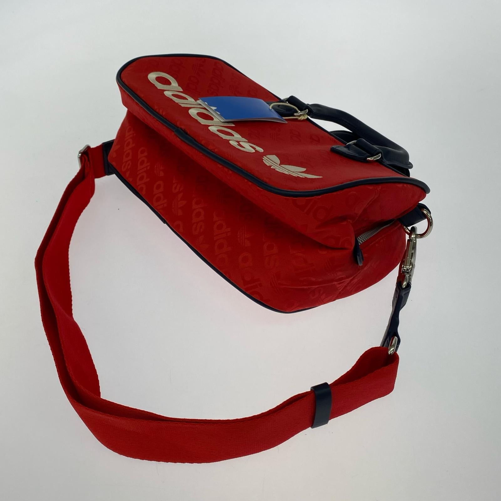 ショルダーバッグ ORI ROUND BAG レッド