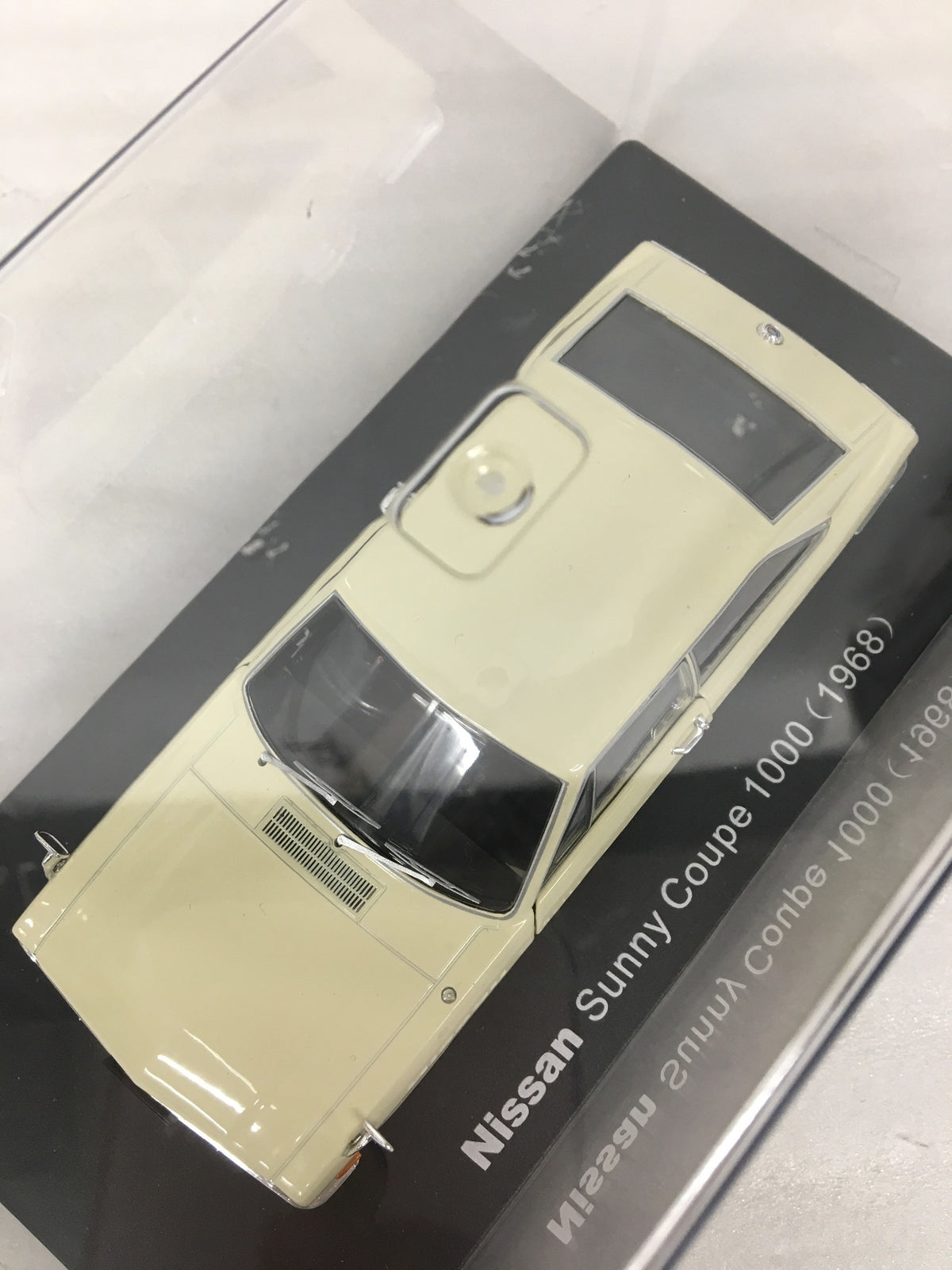 Nissan Sunny Coupe 1000 (1968) スケールカー