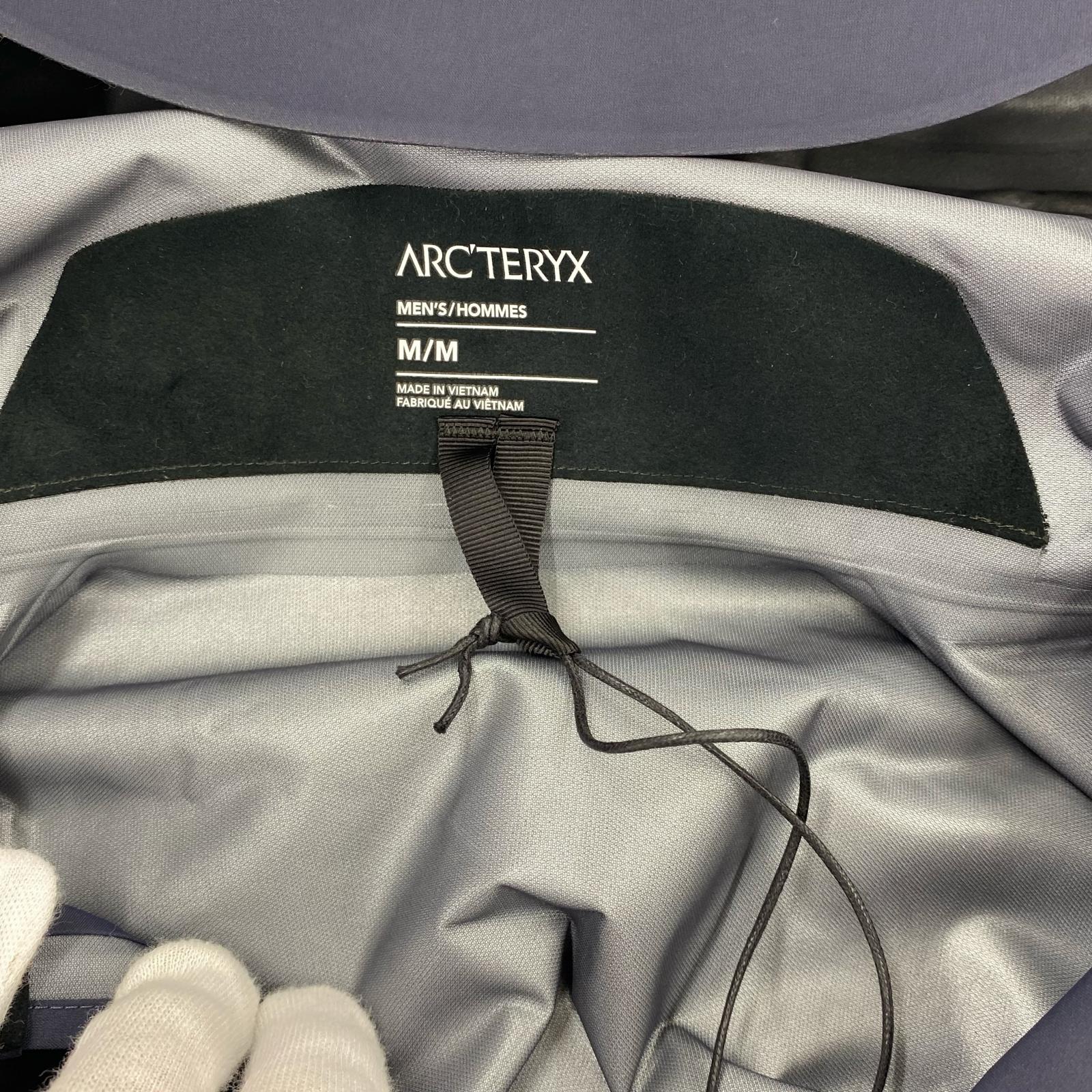 マウンテンパーカー Beta Jacket GORE-TEX 紺 (M) M