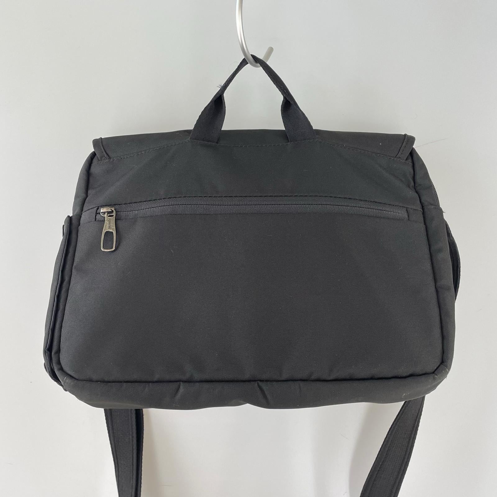 ショルダーバッグ pacsafe ショルダーバッグ ブラック ブラック