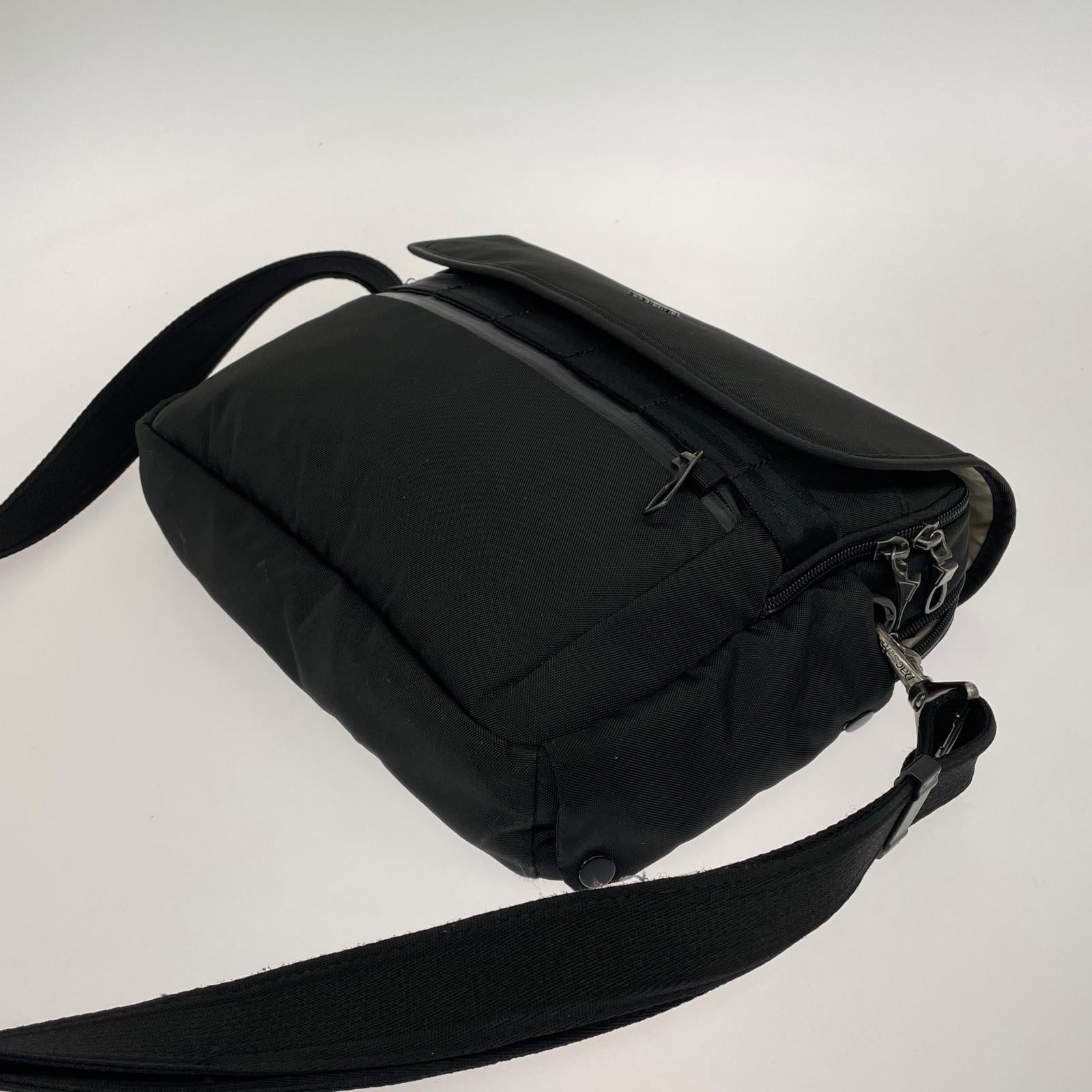 ショルダーバッグ pacsafe ショルダーバッグ ブラック ブラック