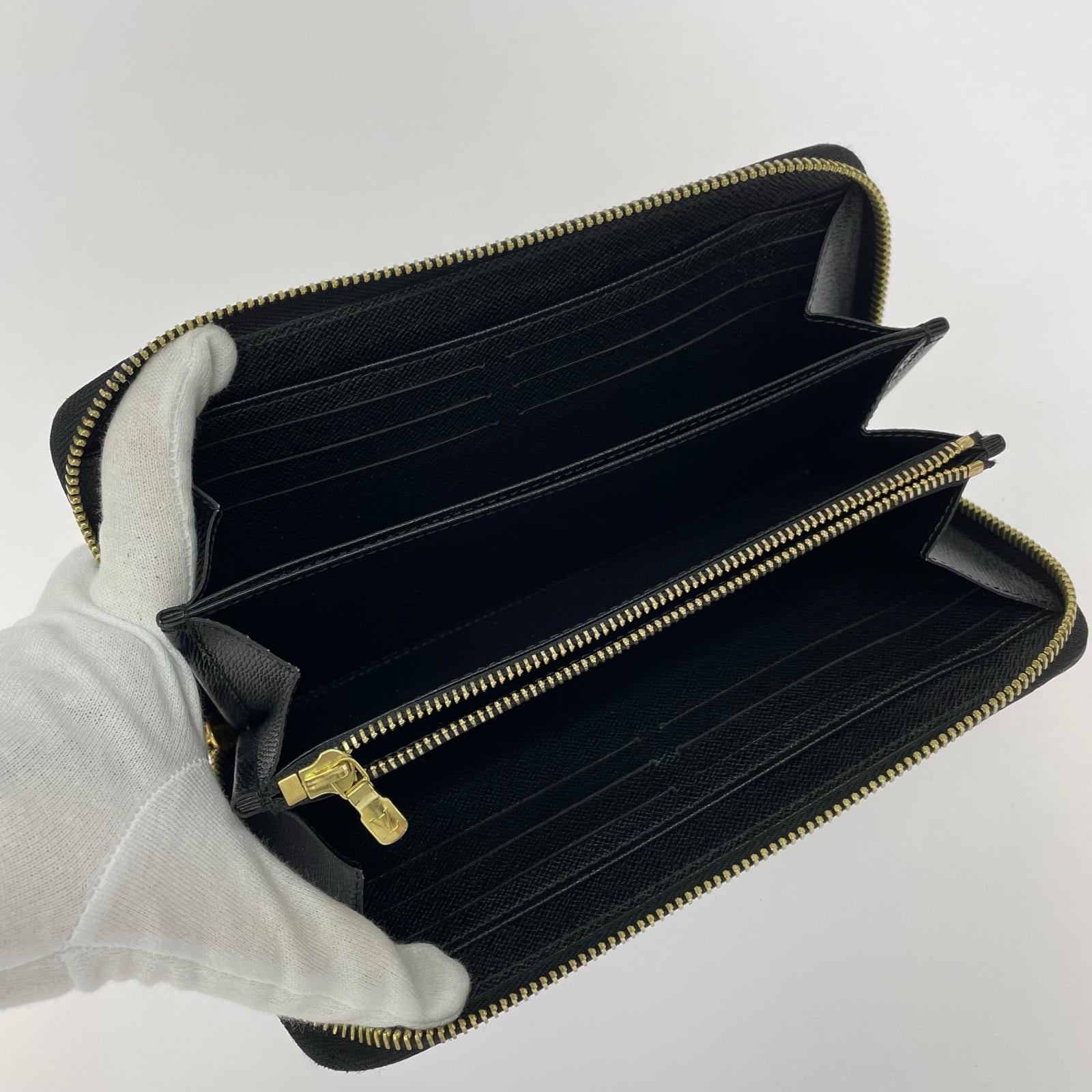 LV エピ M60072 ジッピーウォレット