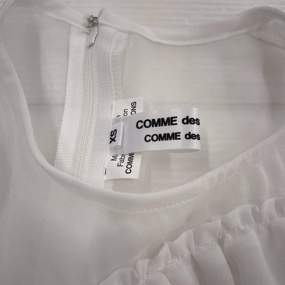 その他トップス COMME des GARCONS COMME des GARCONS シアーフリルブラウス 白 (XS) ホワイト
