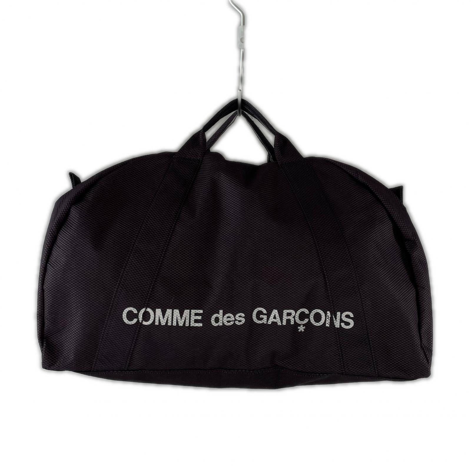 その他バッグ COMME des GARCONS ロゴプリント ボストンバッグ 黒 ブラック