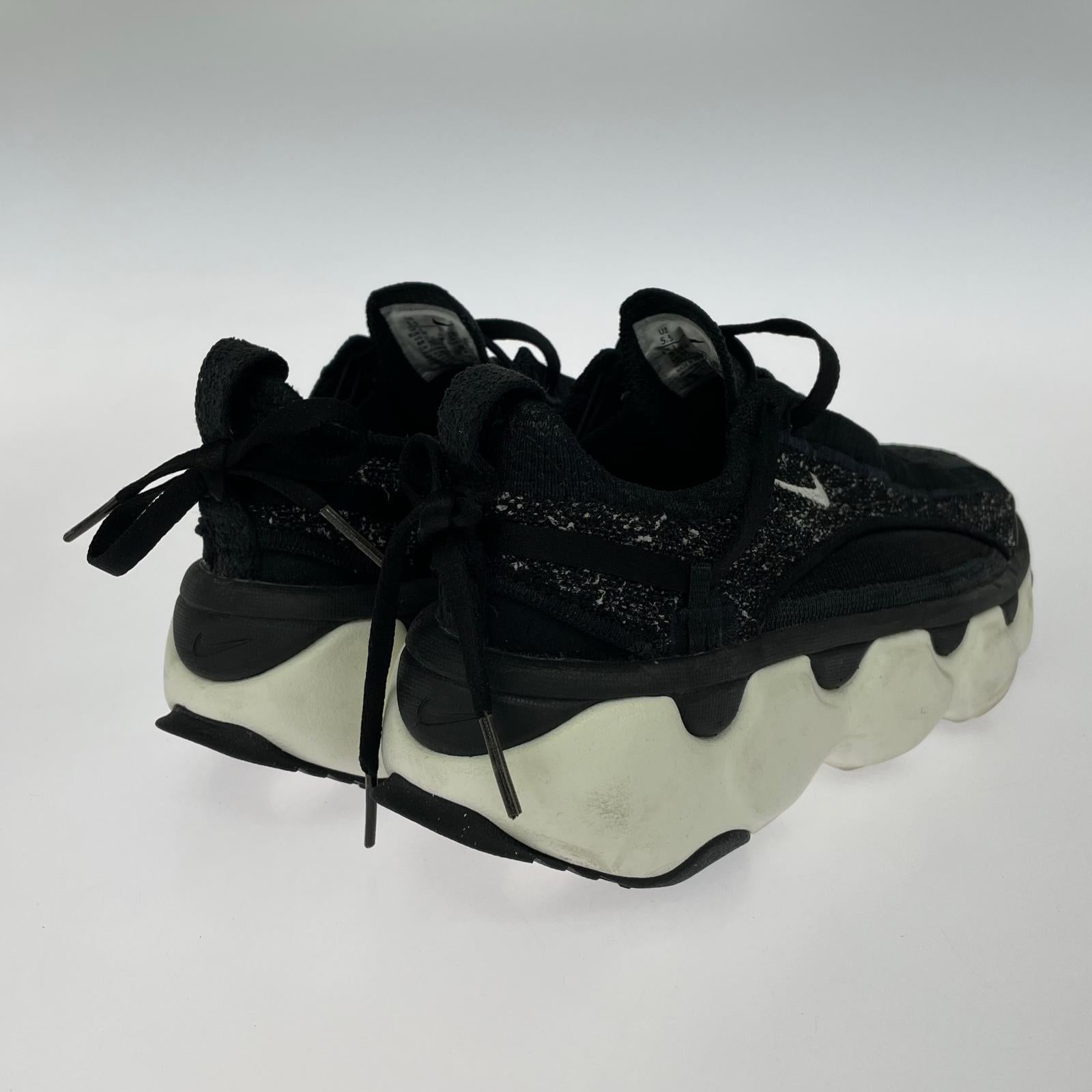 スニーカー NIKE フライニットブルーム 22.5cm ブラック