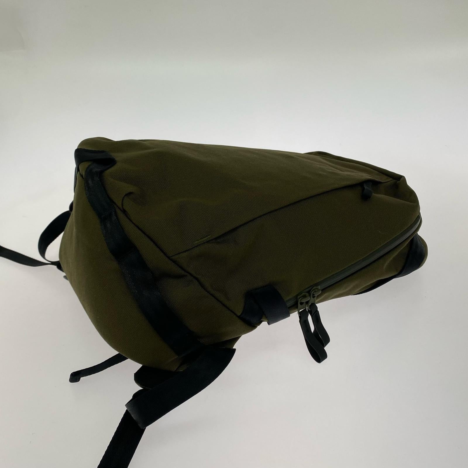 リュック・デイパック able carry カーキ カーキ