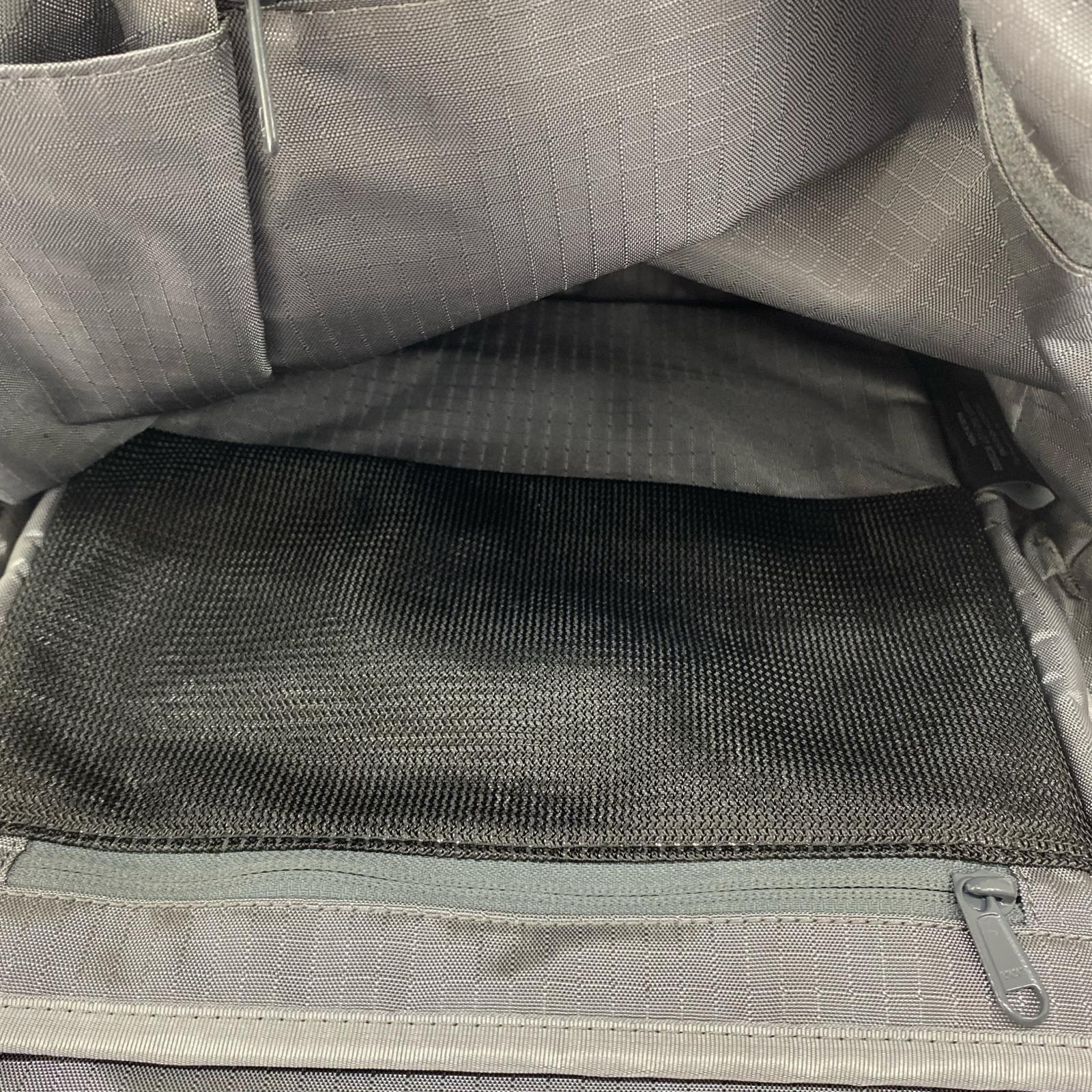 リュック・デイパック able carry カーキ カーキ