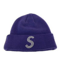 ニットキャップ ×NEW ERA SWAROVSKI S LOGO BEANIE パープル