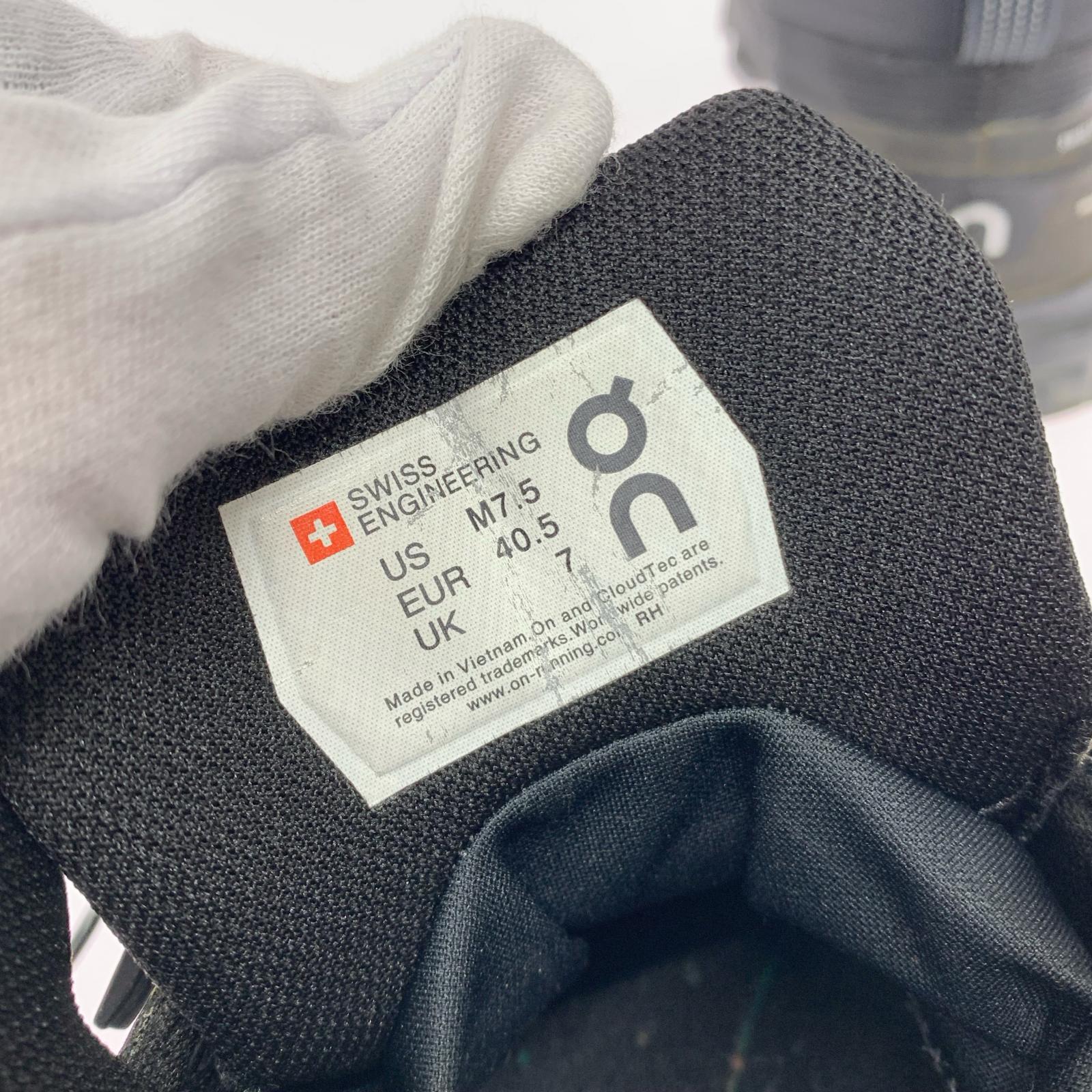 スニーカー ON CLOUD ROCK 黒 (7) 25.5cm (US7 1/2 UK7 EU41) ブラック
