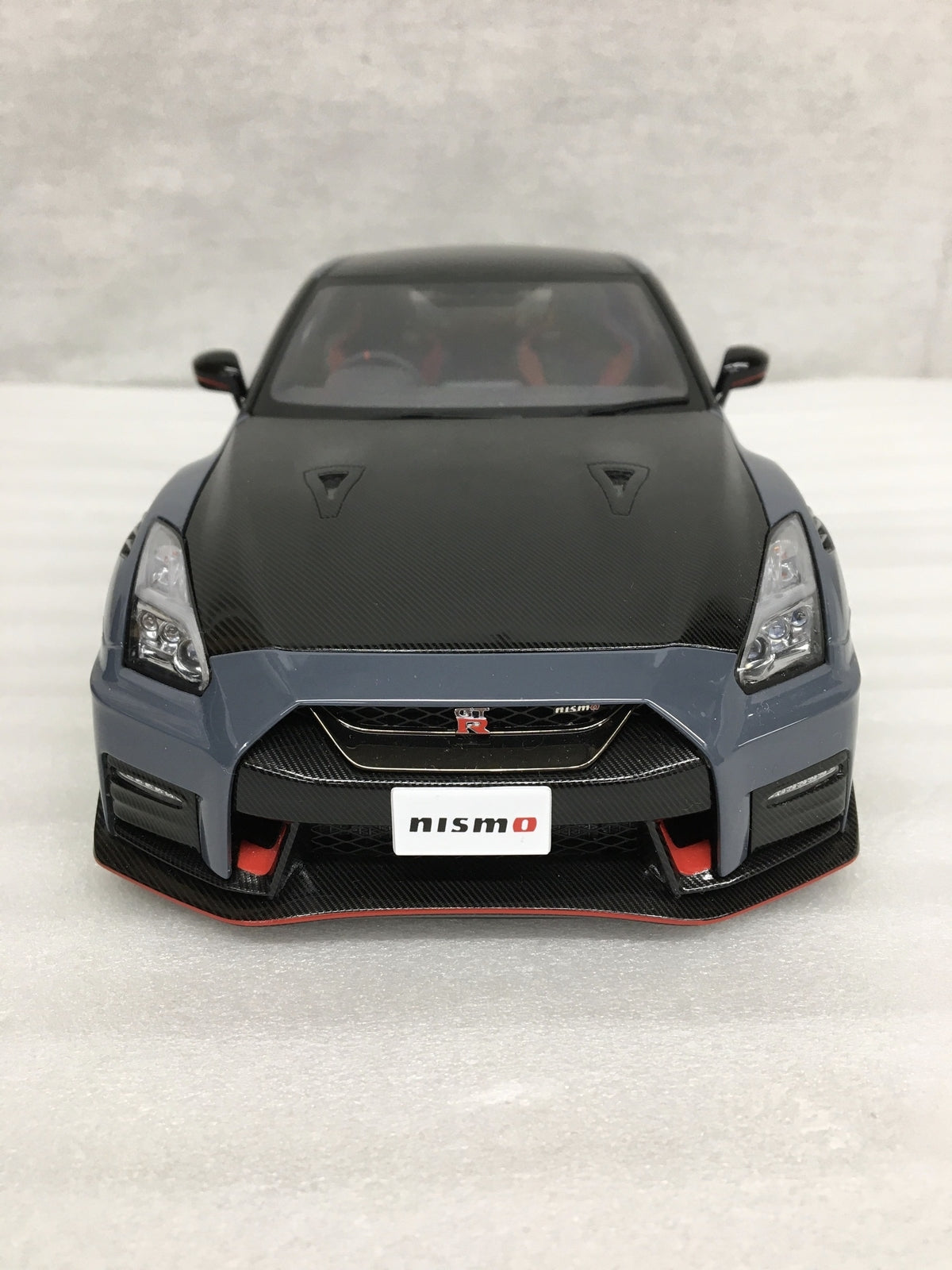 AUTOart NISSAN GT-R ニスモ SPECIAL EDITION スケールカー