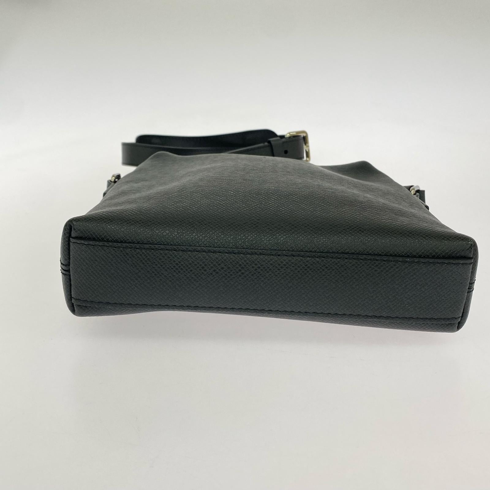 LV タイガ ポシェット・グリゴリ M30505/FO4175
