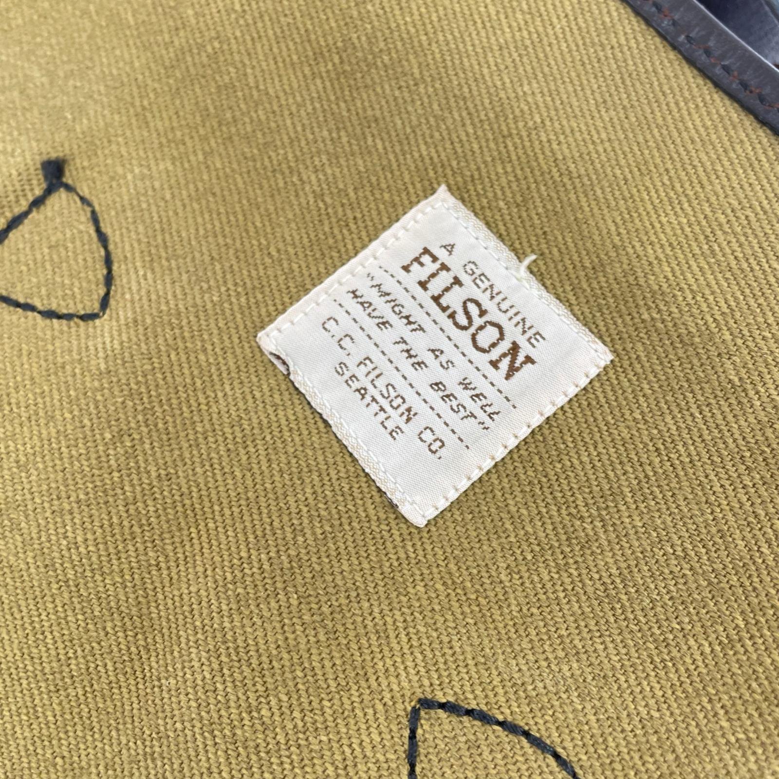ショルダーバッグ FILSON ミディアムフィールドバッグ ベージュ