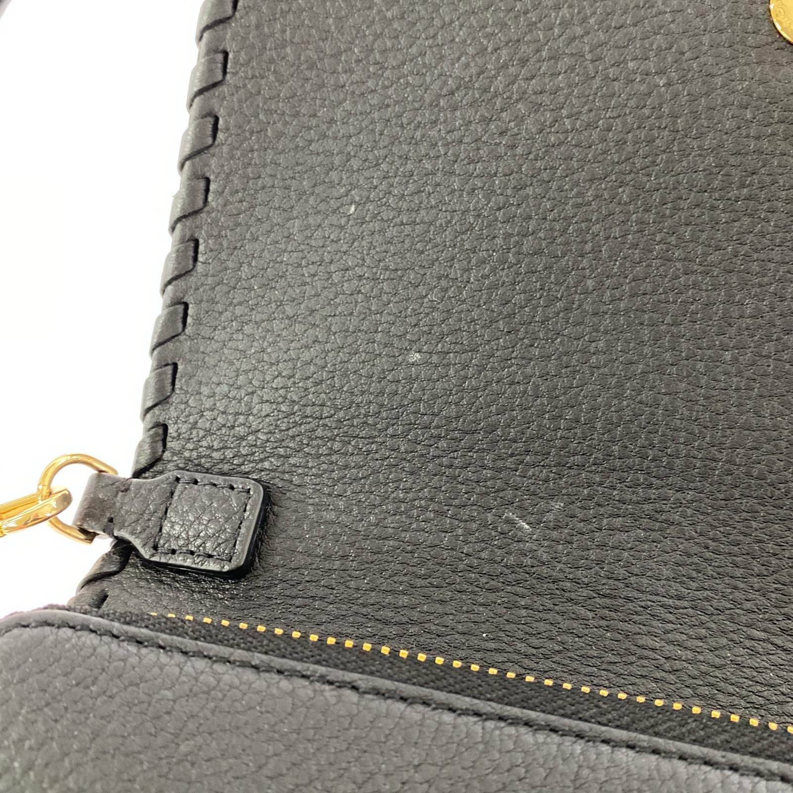 ステッチ 黒 ウォレットショルダー