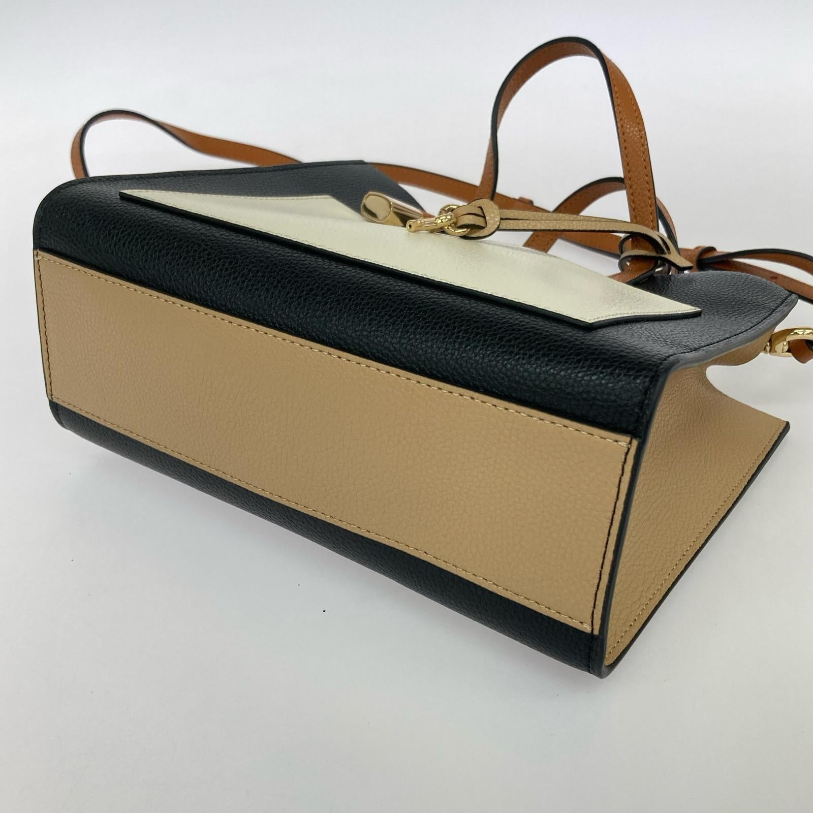 ショルダーバッグ SMOKED ALMOND MULTI 2WAYバッグ