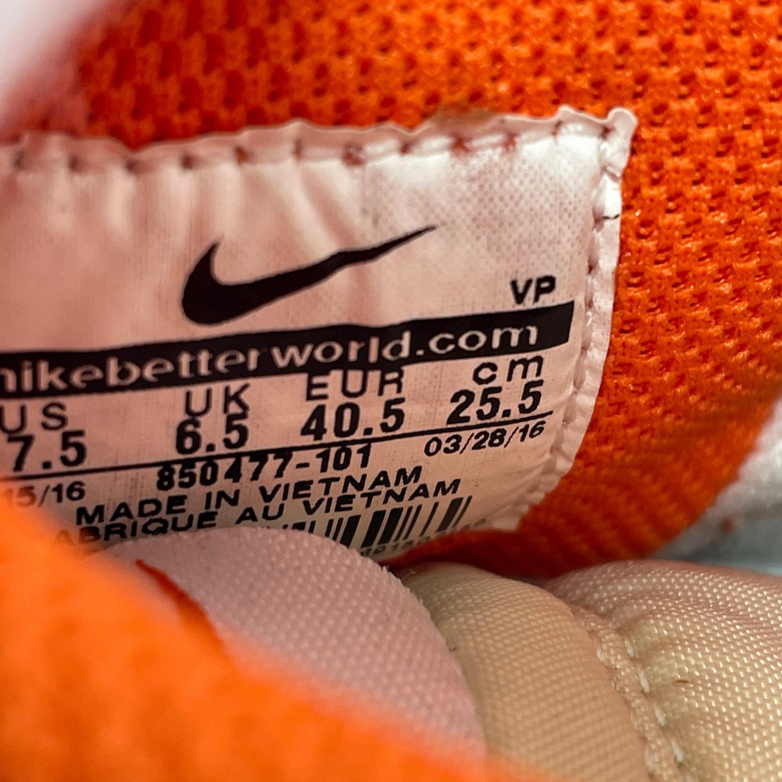 スニーカー Dunk High Retro 25.5cm 白/オレンジ 25.5cm (US7 1/2 UK7 EU41)