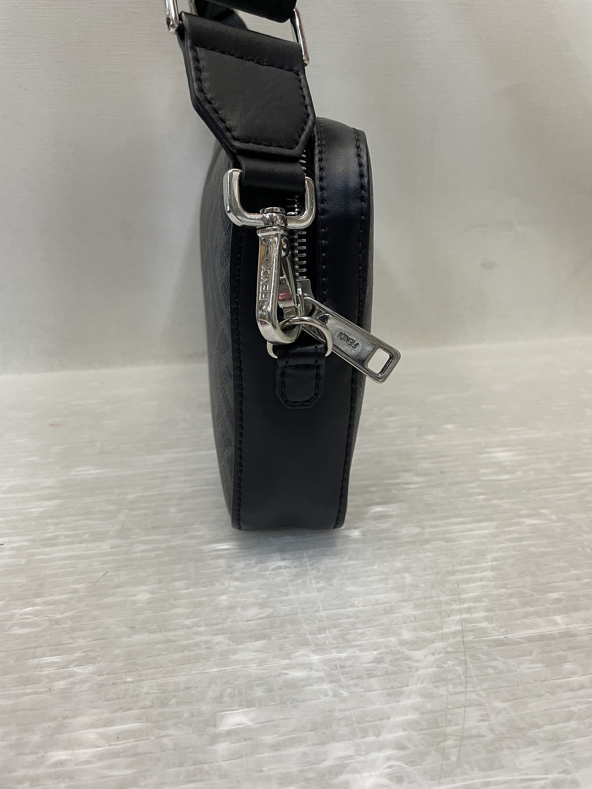 FENDI ダイアゴナル カメラケース ショルダーバッグ