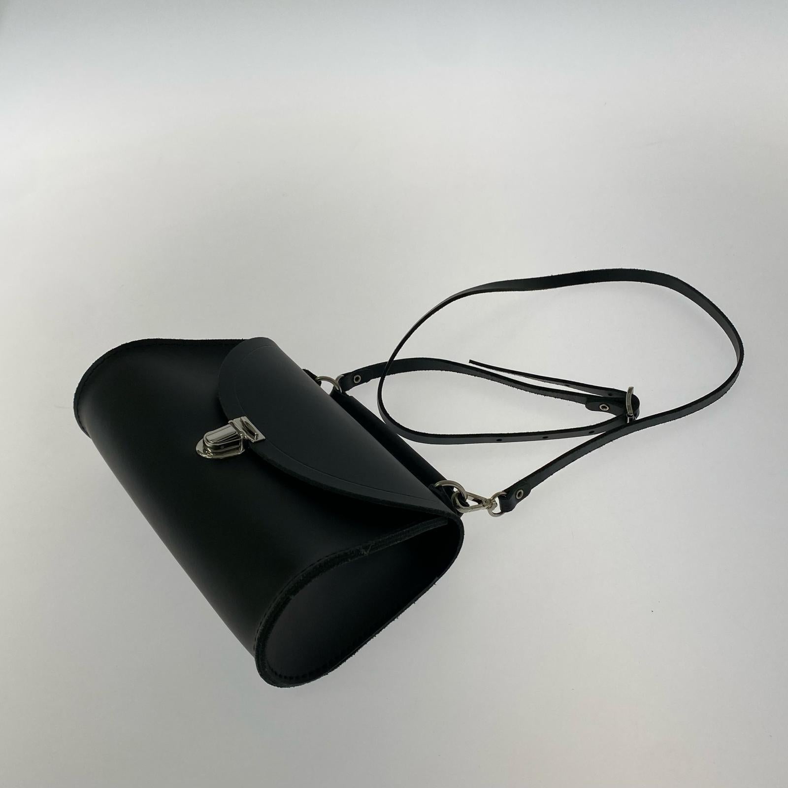 ショルダーバッグ CAMBRIDGE SATCHEL THE POPPY 黒 ブラック