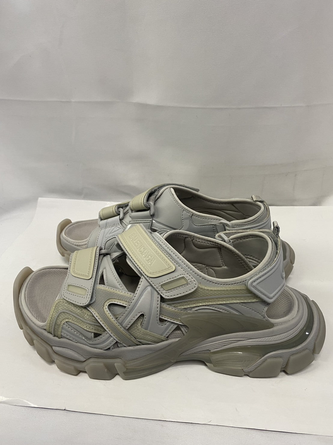 Track Sandle グレー