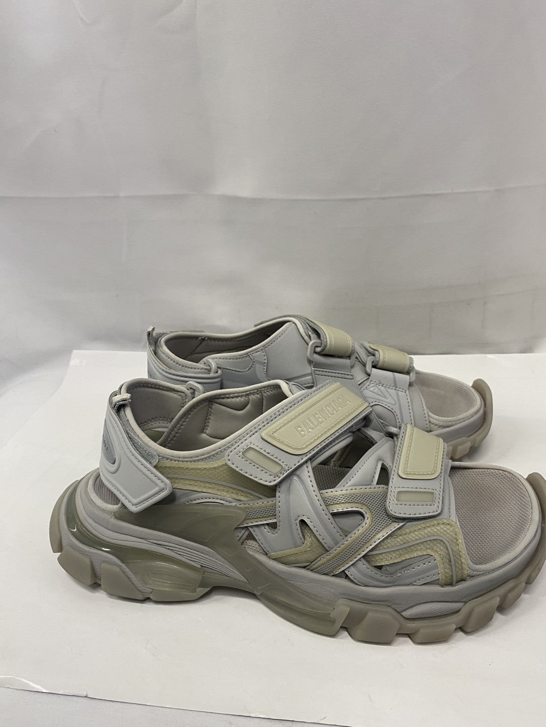 Track Sandle グレー