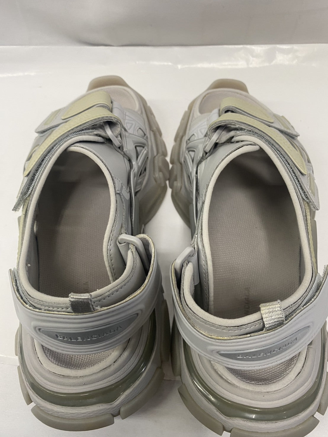 Track Sandle グレー