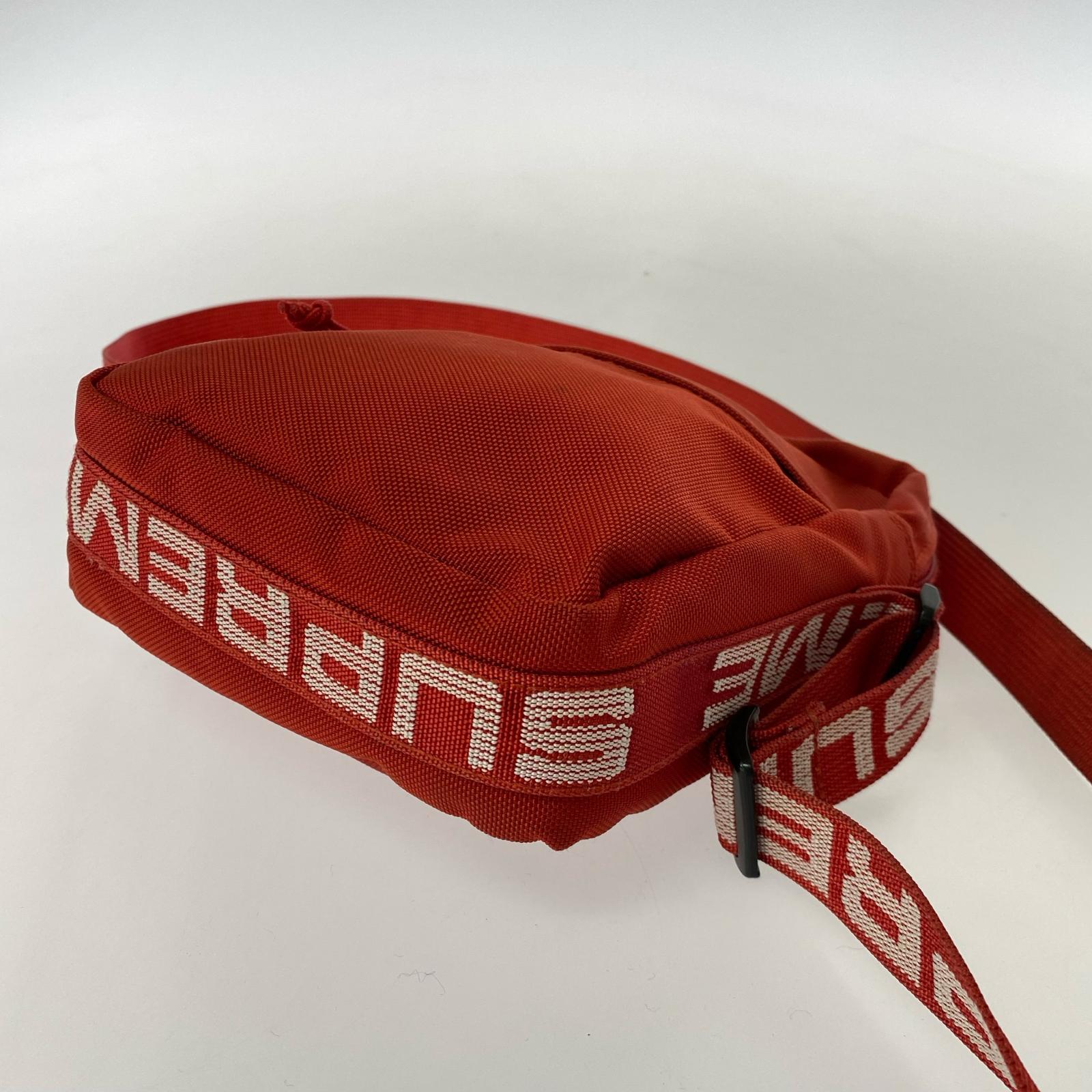 ショルダーバッグ Supreme ショルダーバッグ