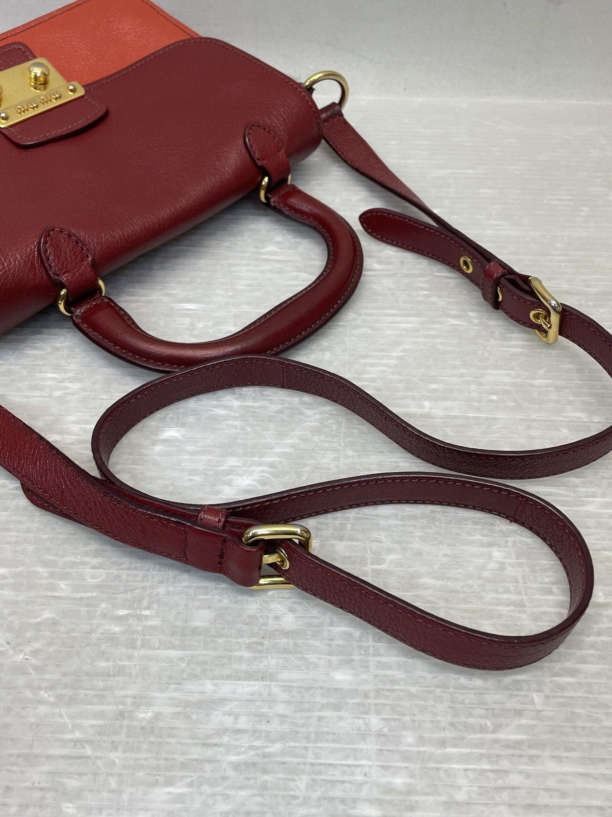 miumiu マドラス バイカラー 2wayショルダーバッグ 赤