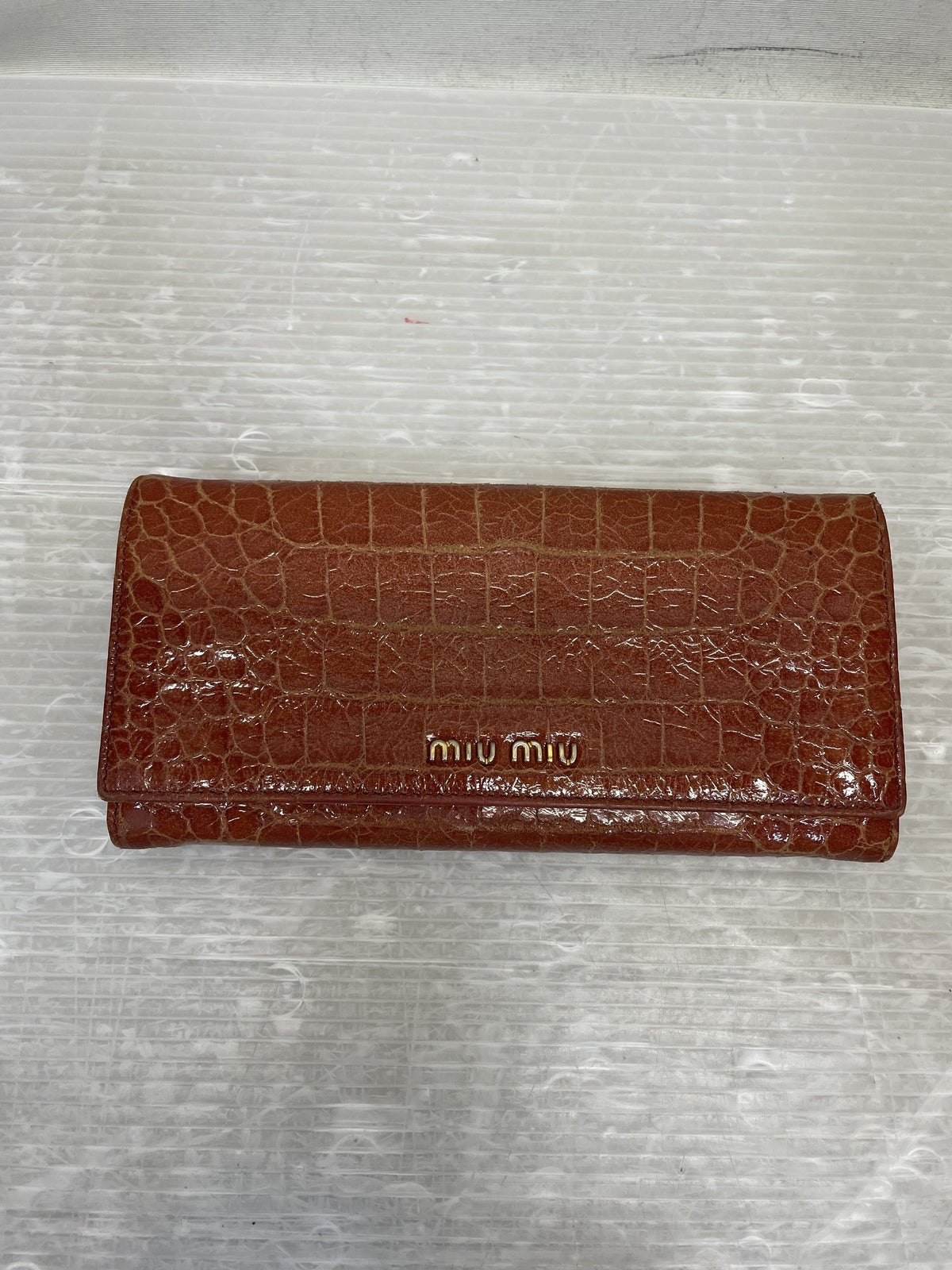 miumiu クロコ調 レザーロングウォレット ピンクブラウン