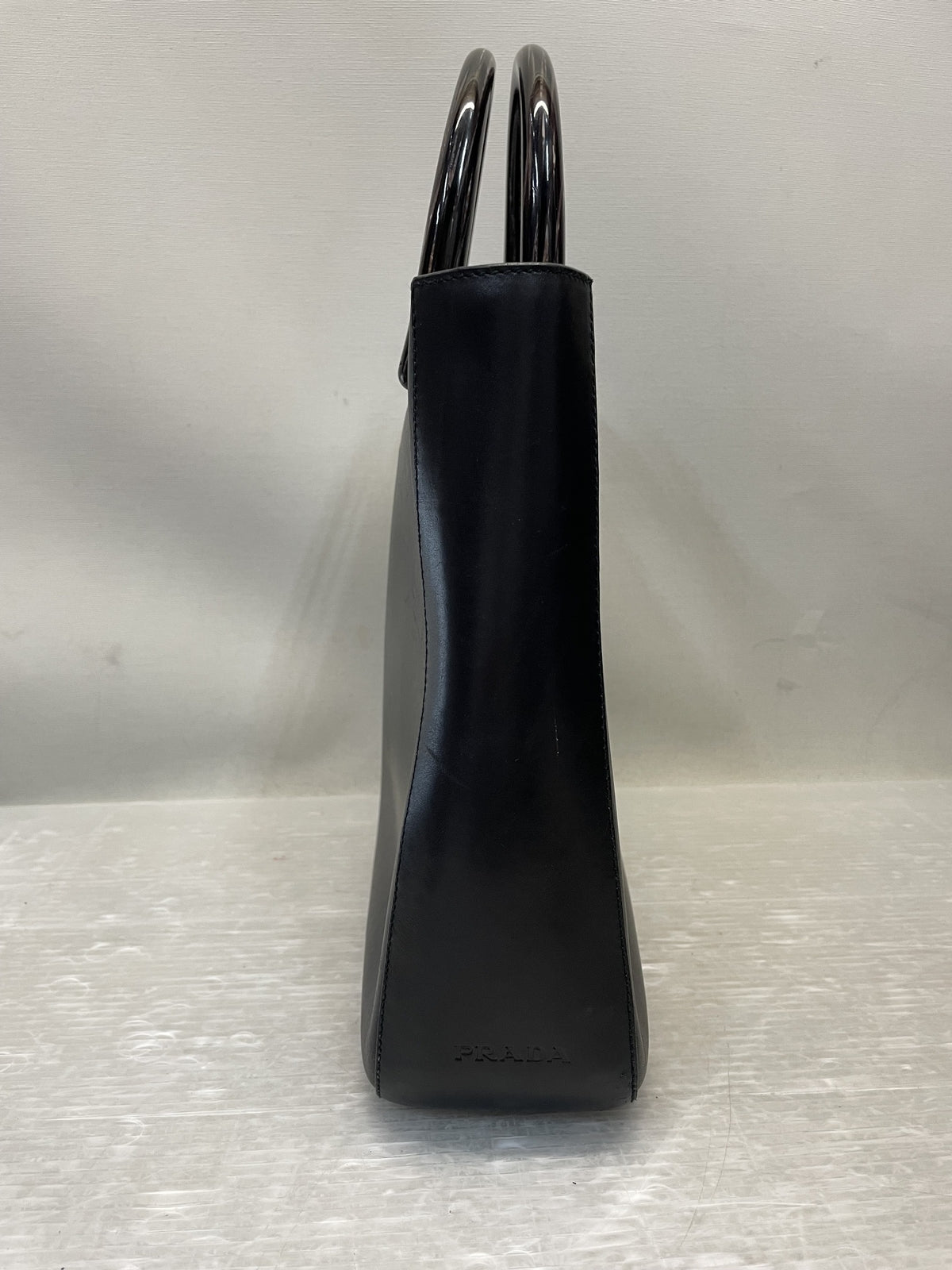 PRADA プラスチックハンドル スクエアハンドバッグ 黒
