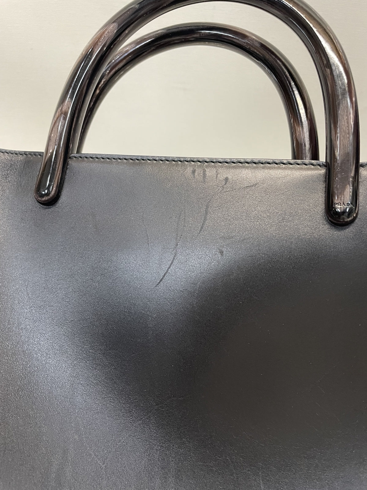 PRADA プラスチックハンドル スクエアハンドバッグ 黒