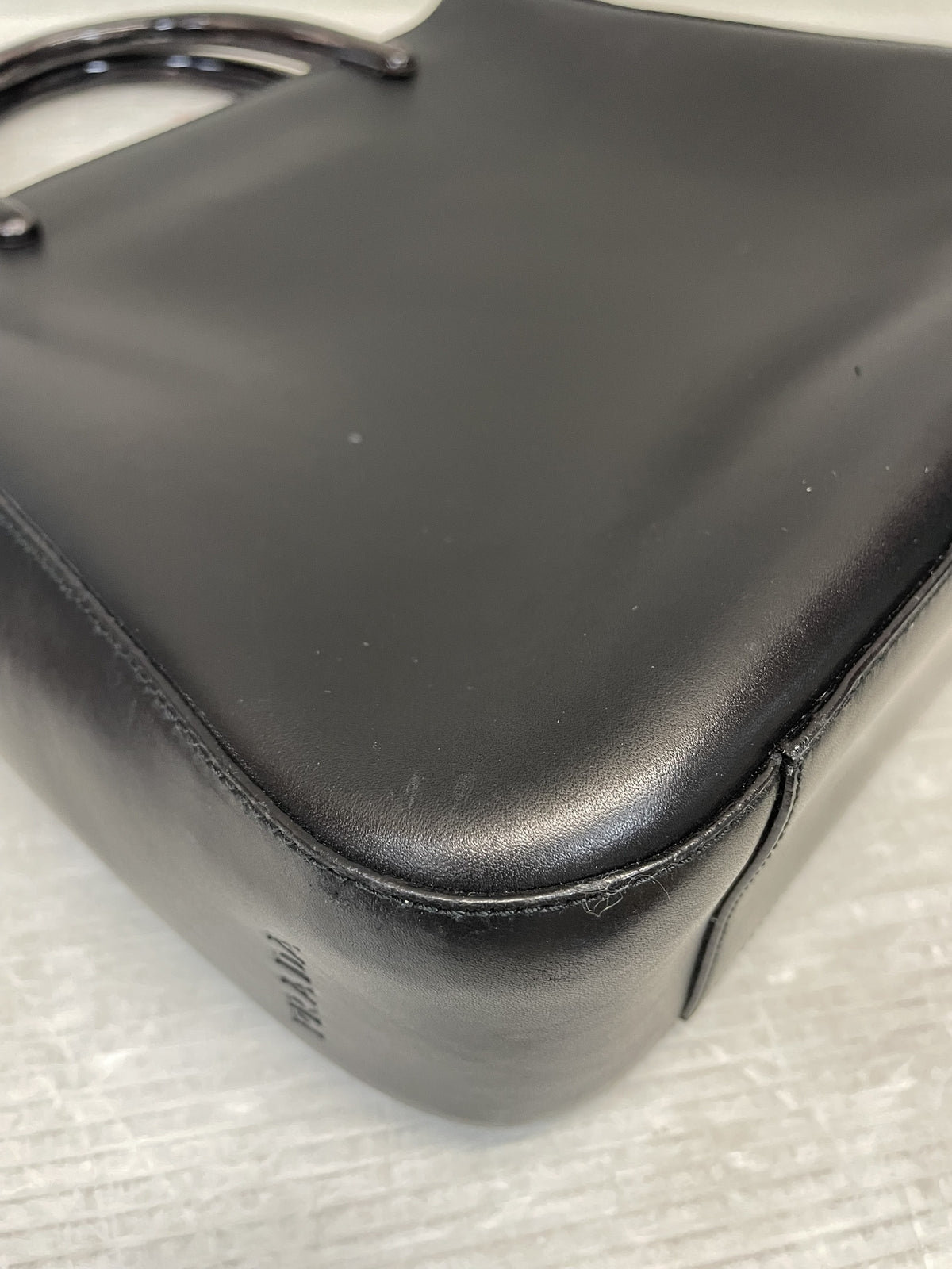 PRADA プラスチックハンドル スクエアハンドバッグ 黒