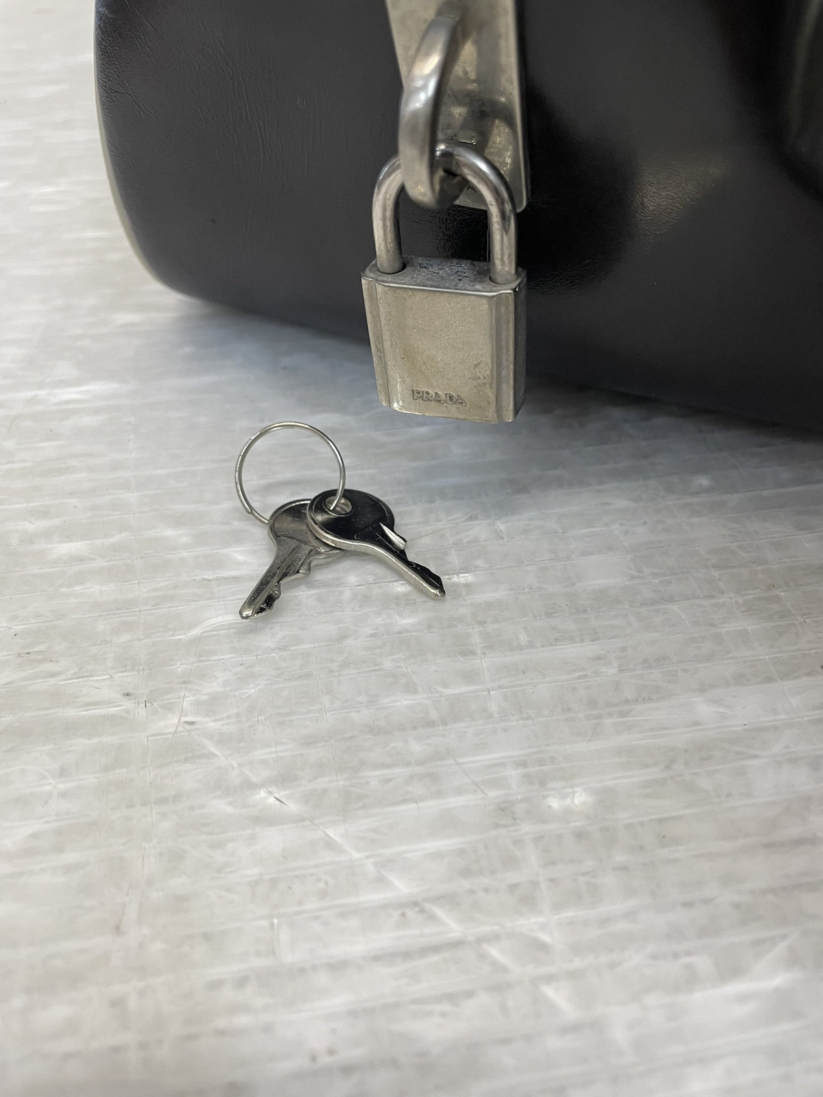 PRADA レザーボーリングバッグ 茶