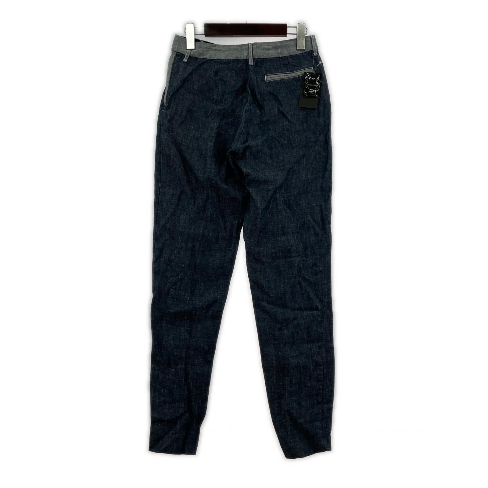 パンツ Blue Chambray Tapered Mid Rise Trouser