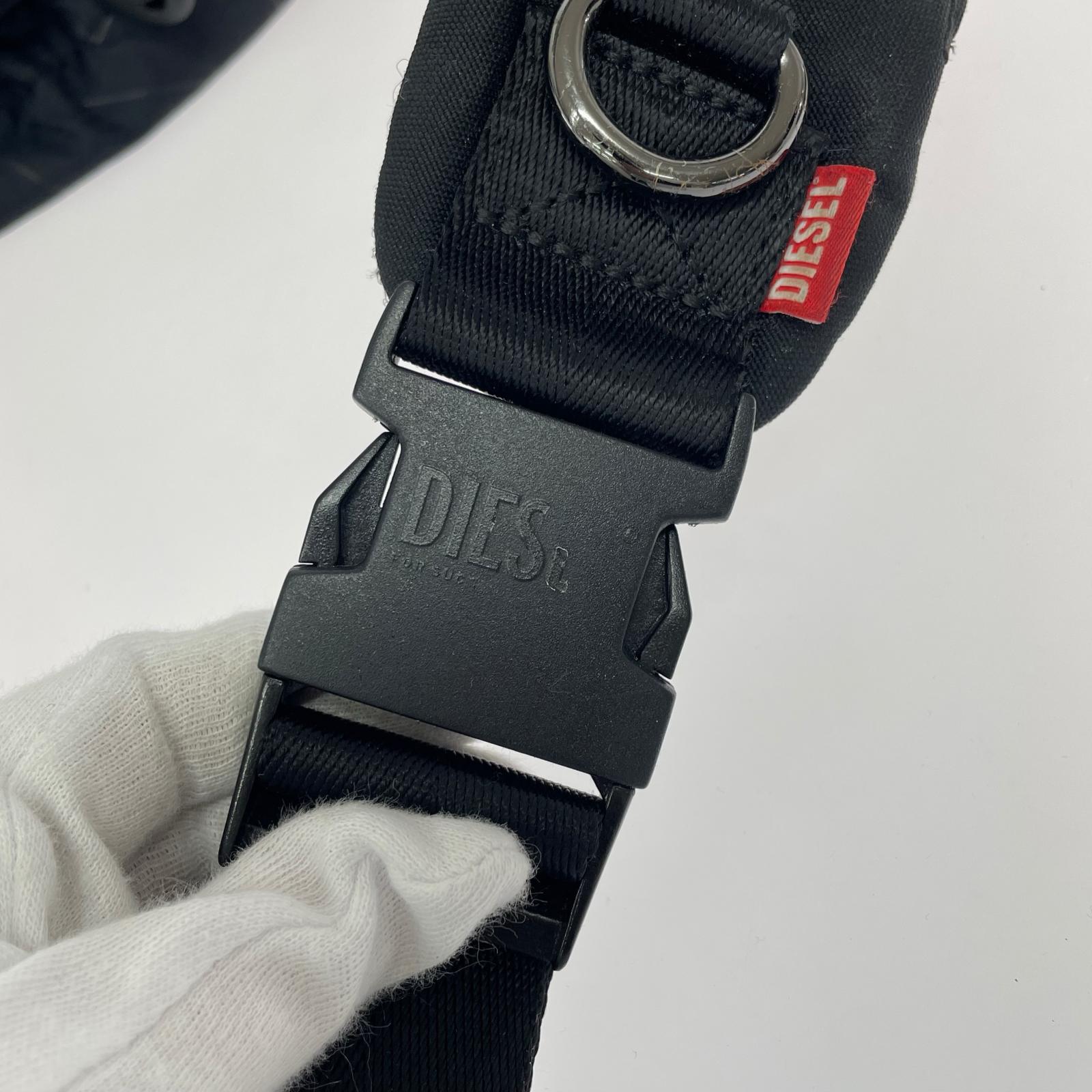 ショルダーバッグ ZIP-D CROSSBODY X ブラック