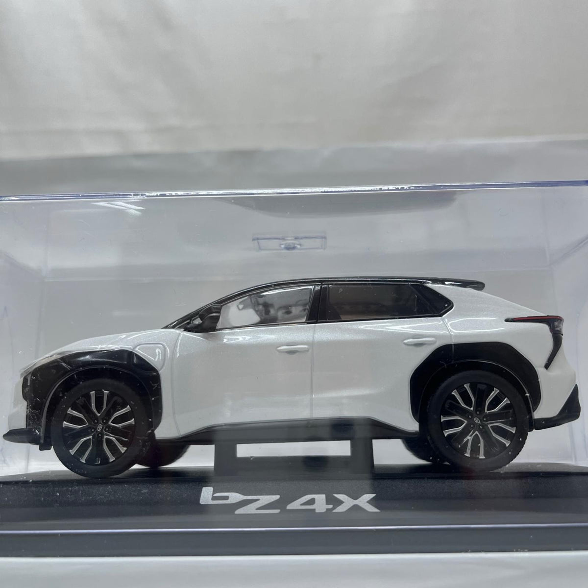 1/30 bz4x トヨタ bz4x カラーサンプル